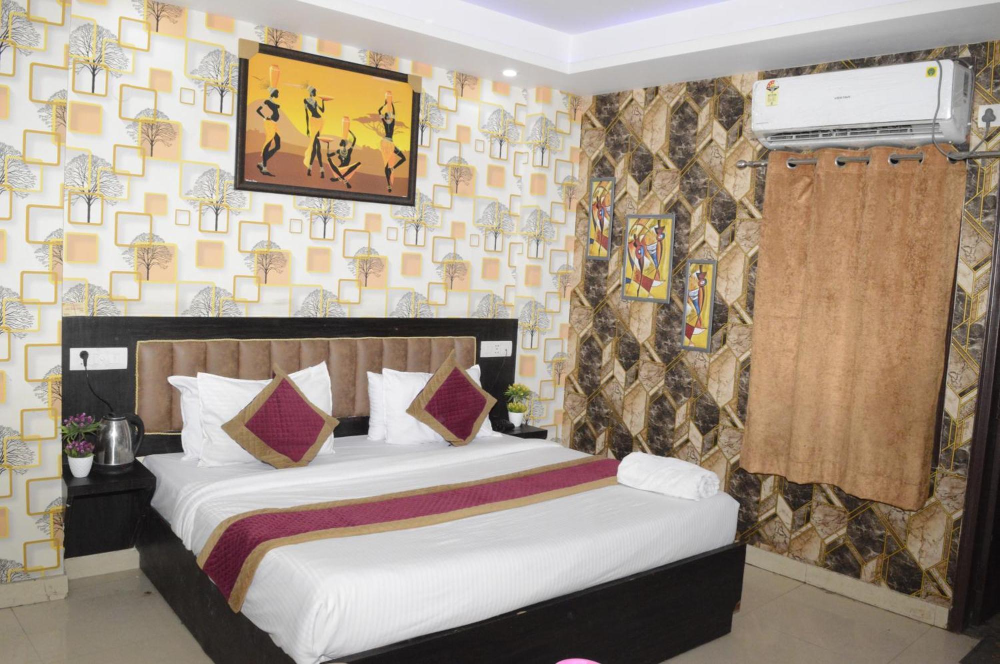 Hotel Royal Sky Luxury Near Delhi Airport