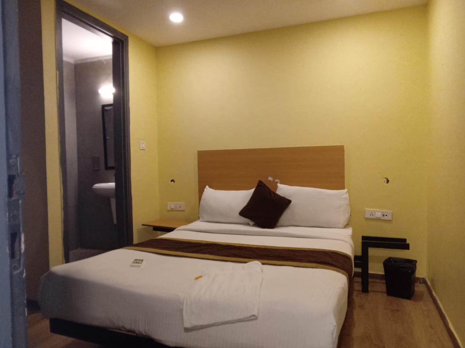 Hotel The Chaitanya Rohini Near Metro Station Sector 18 New Delhi