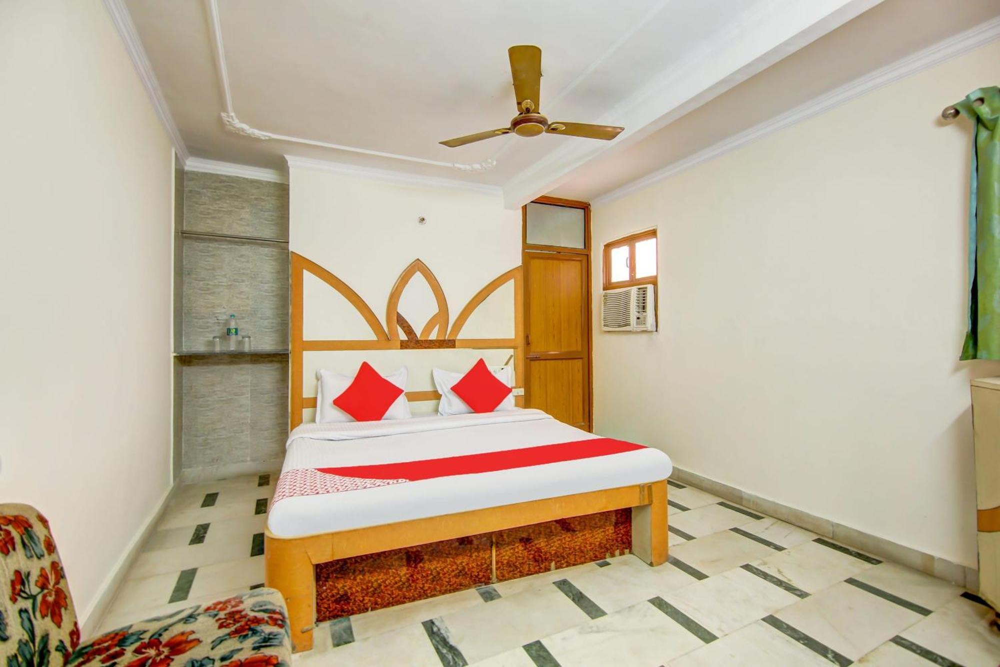 Neha Hotel New Delhi