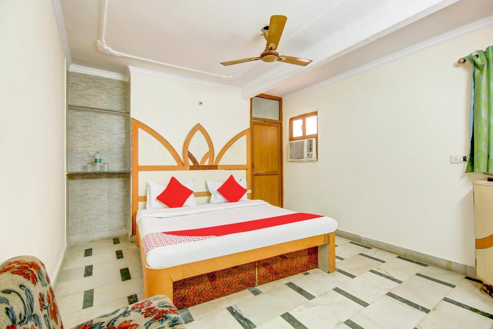 Neha Hotel *