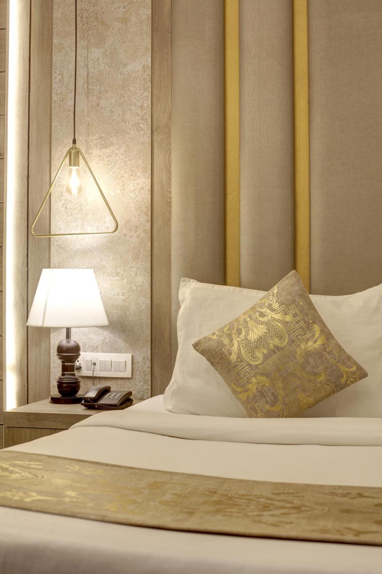 Town Grand Patel Nagar 3*