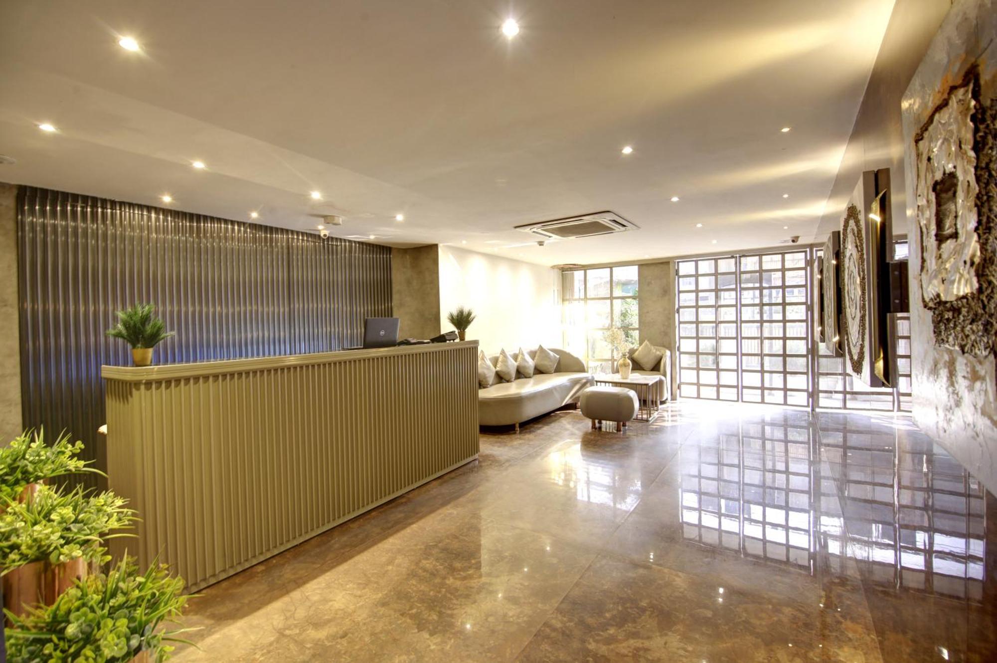 Hotel Town Grand Patel Nagar 3*