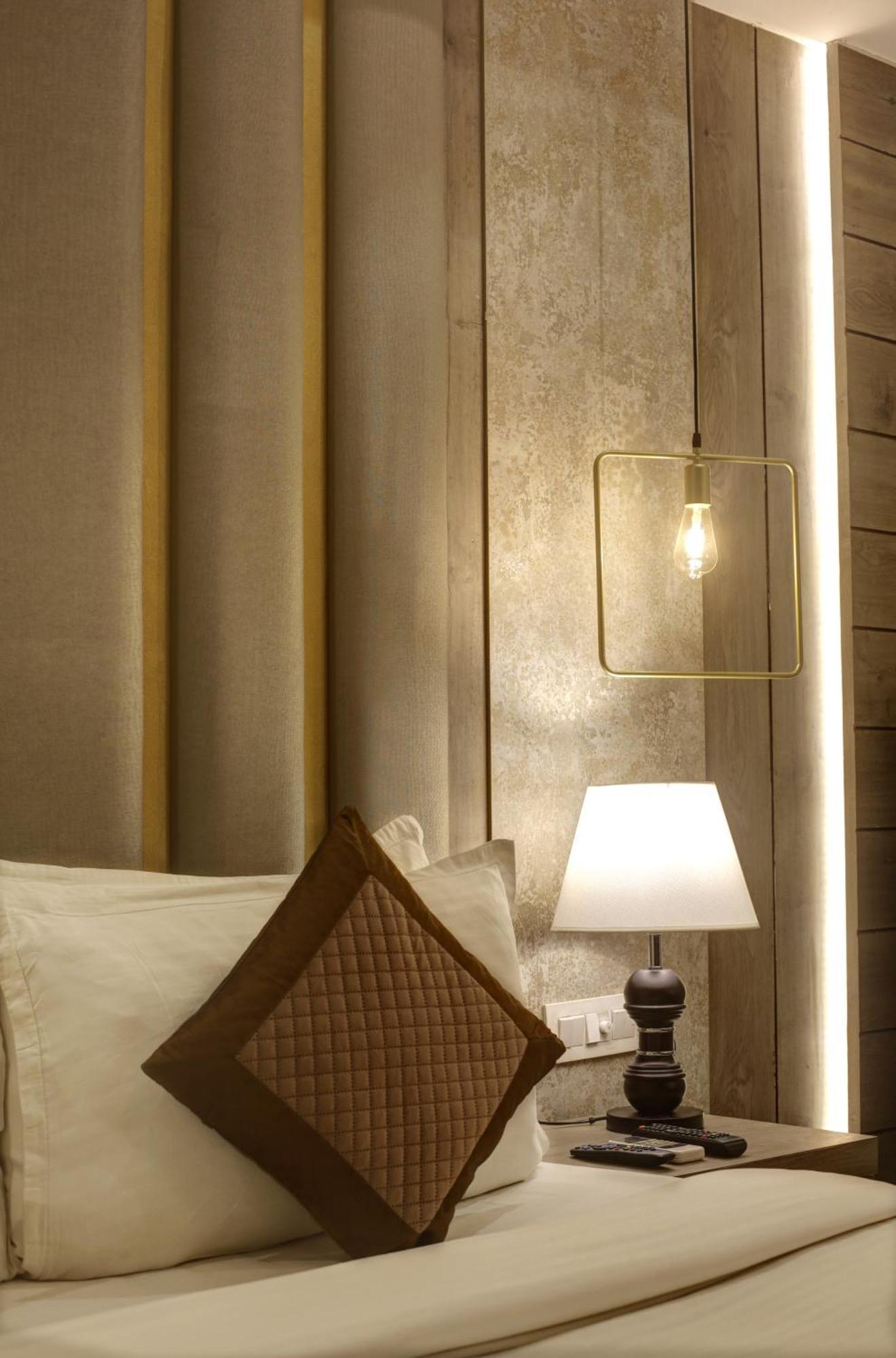 Town Pallace Patel Nagar New Hotel