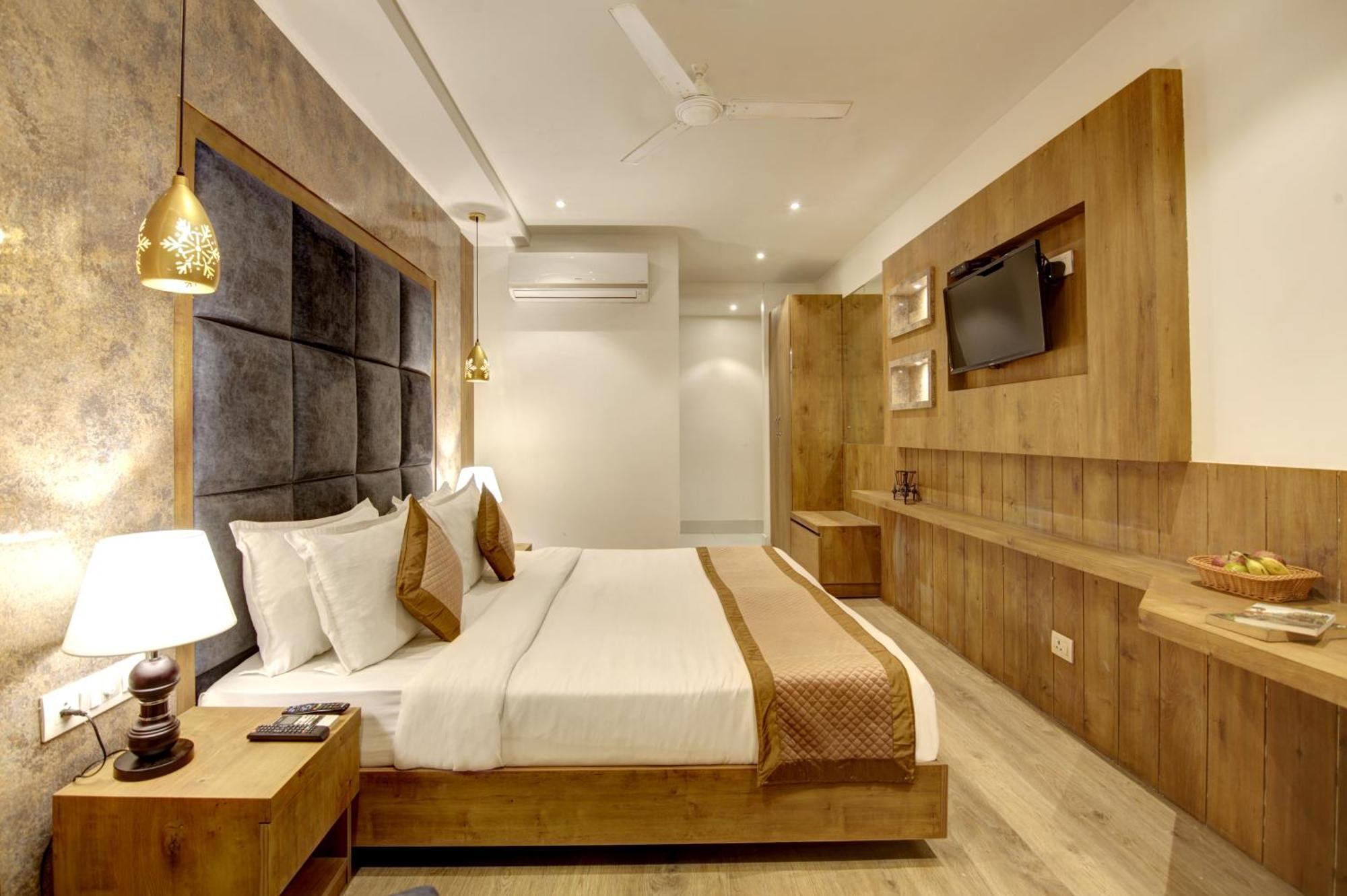 Hotel Town Pallace Patel Nagar New 3*