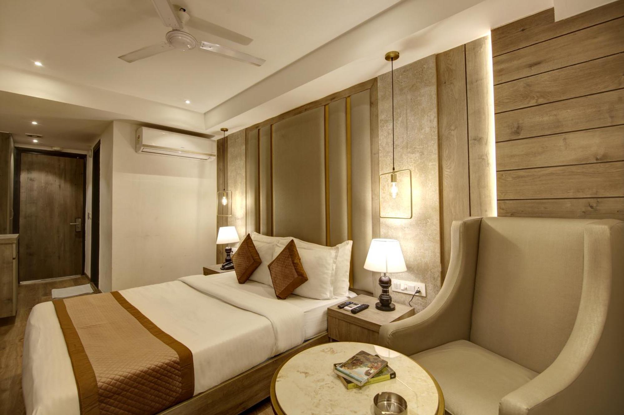Hotel Town Pallace Patel Nagar New