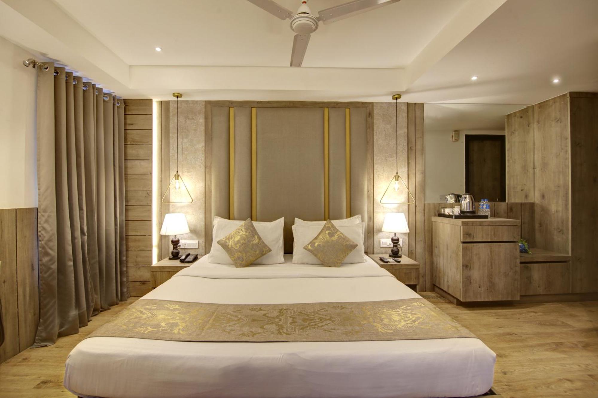 Town Pallace Patel Nagar New Hotel Delhi (National Capital Territory of India)