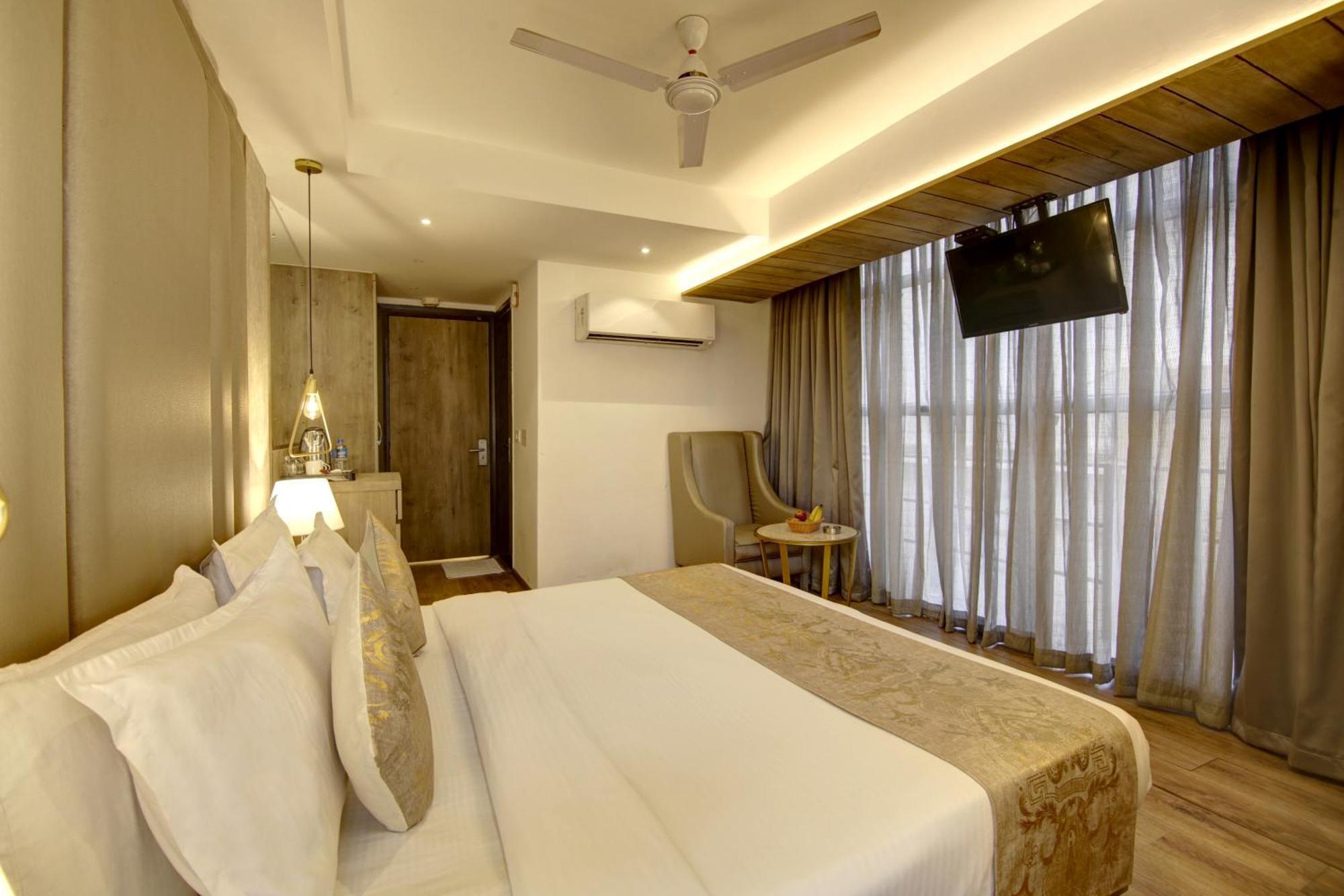 Town Pallace Patel Nagar New 3*