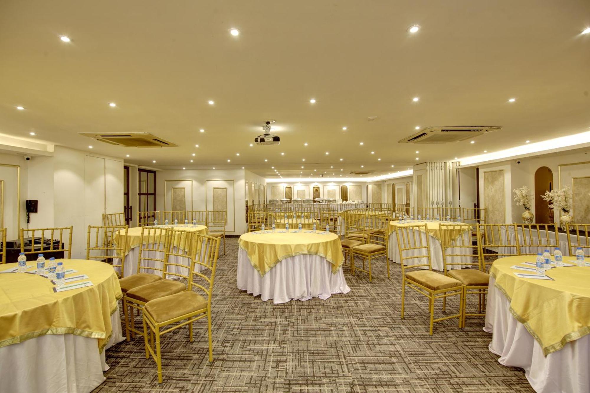 Hotel Town Pallace Patel Nagar New 3*