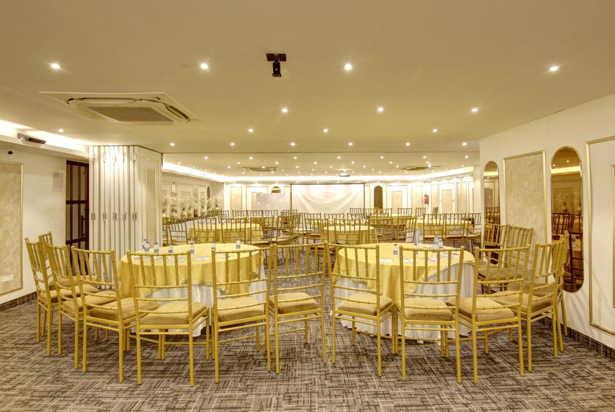 Town Pallace Patel Nagar New Hotel Delhi (National Capital Territory of India)