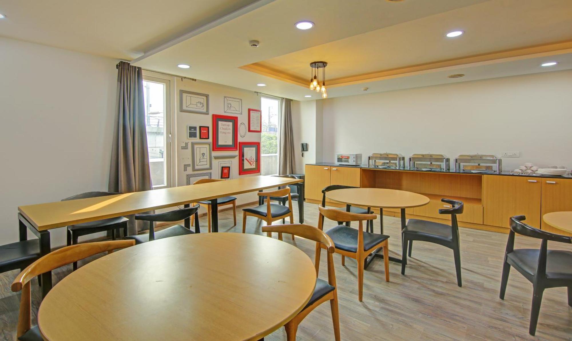 Town Pallace Patel Nagar New 3*