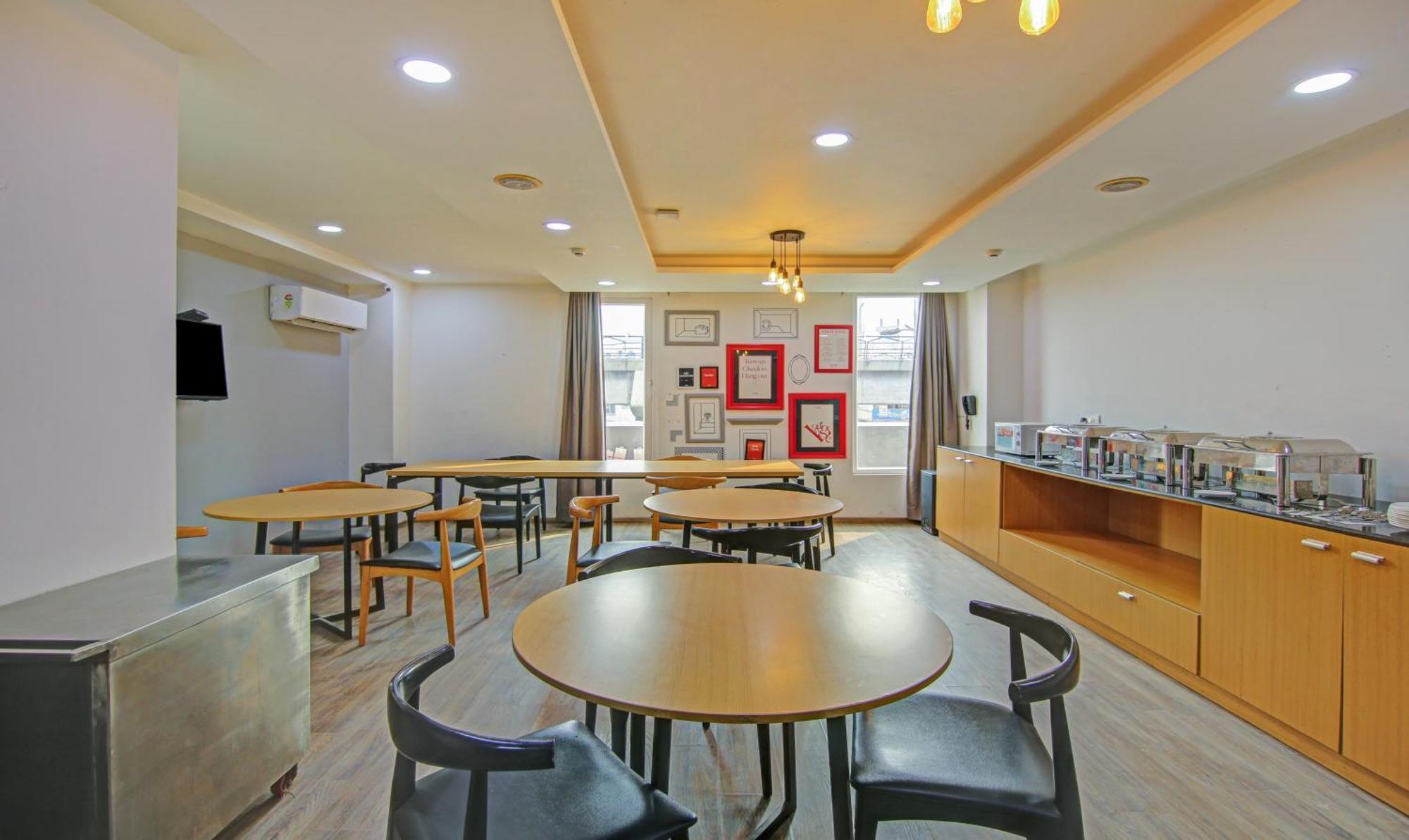 Hotel Town Pallace Patel Nagar New