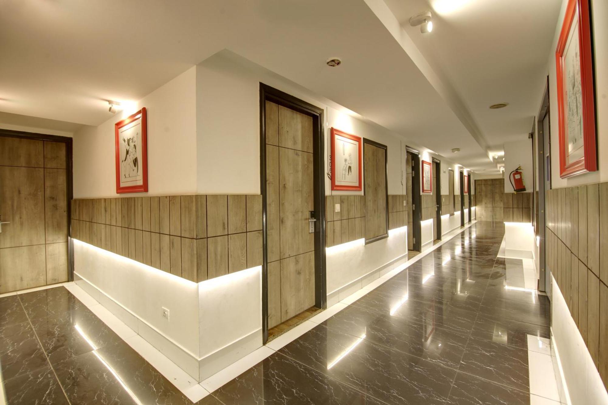 Town Pallace Patel Nagar New Hotel