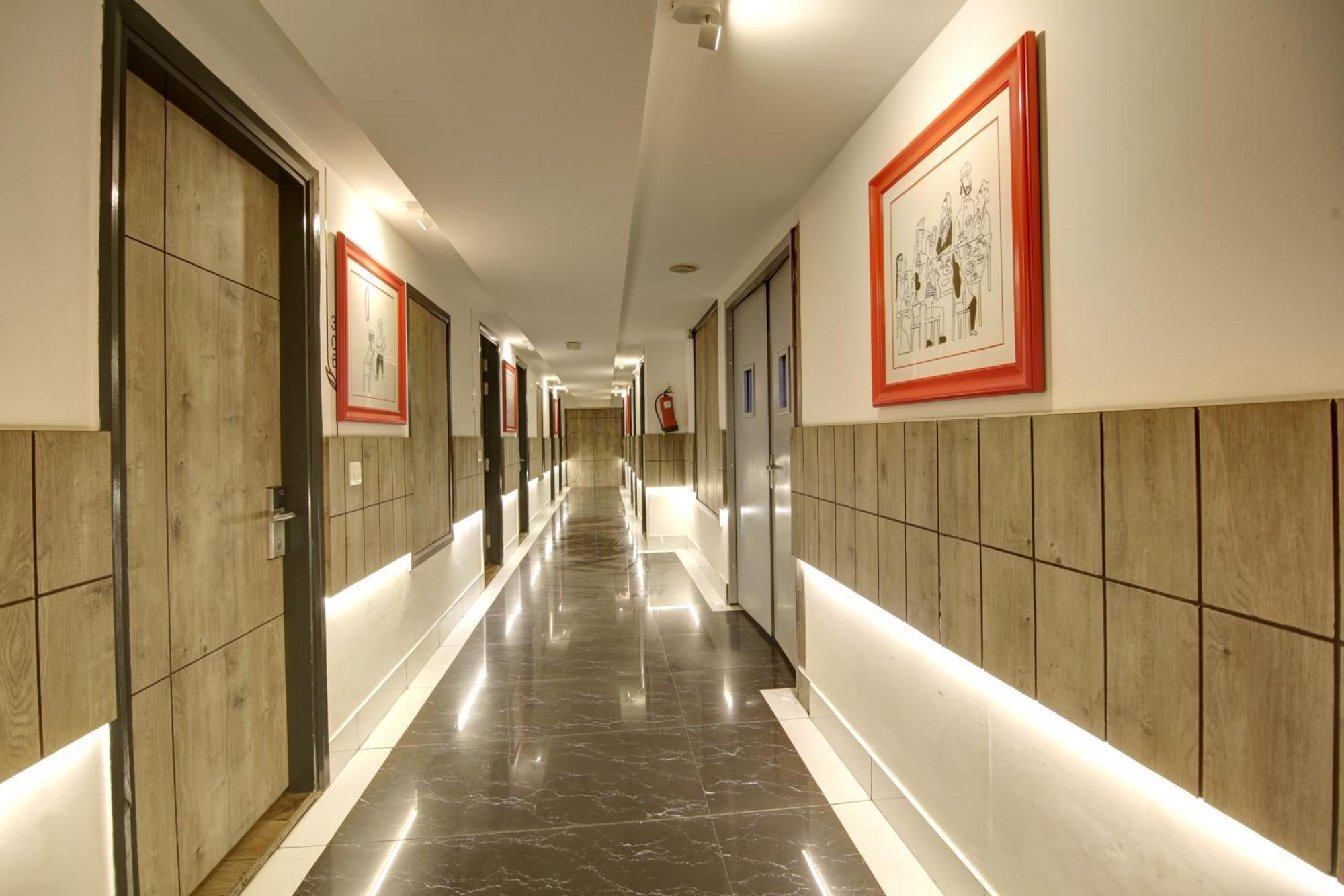 Hotel Town Pallace Patel Nagar New
