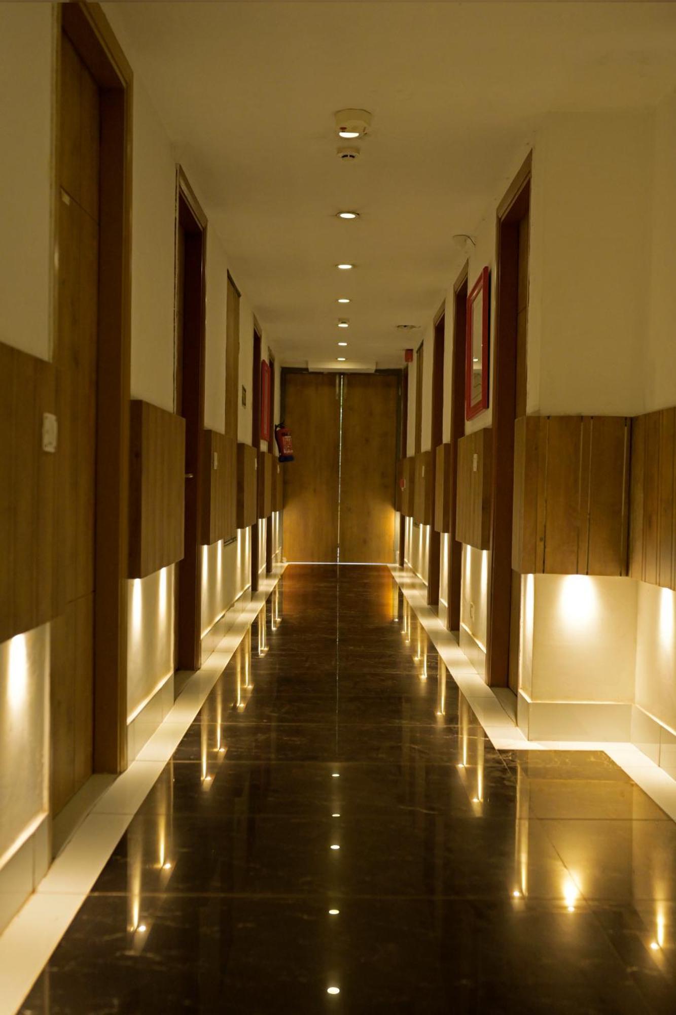 Town Pallace Patel Nagar New Hotel