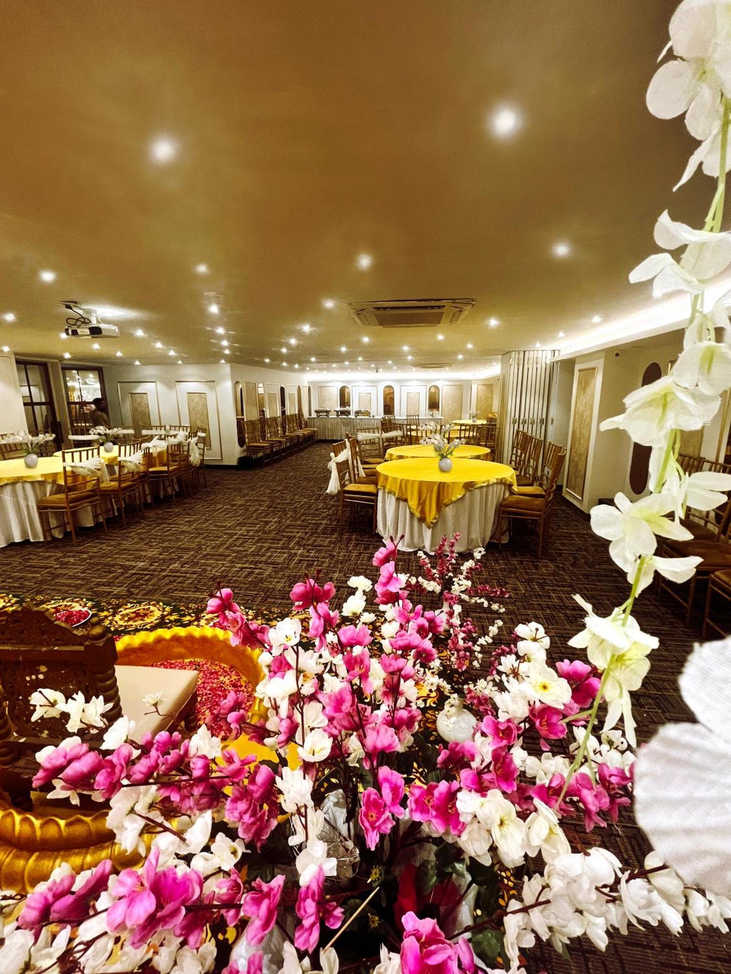 Town Pallace Patel Nagar New Hotel 3*