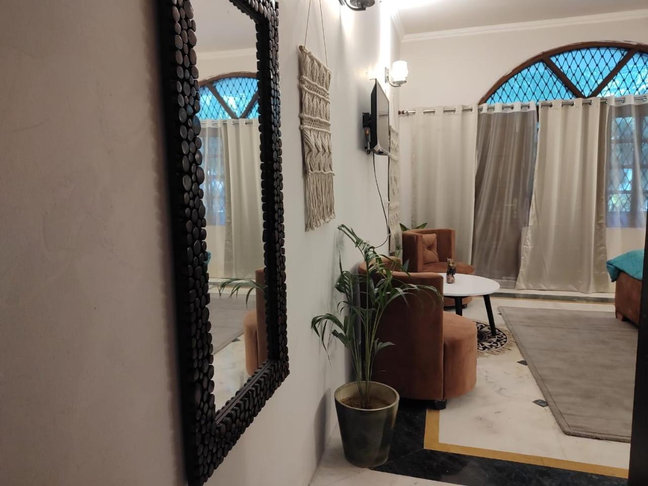 Atharva's Homestay, Nehru Enclave * New Delhi