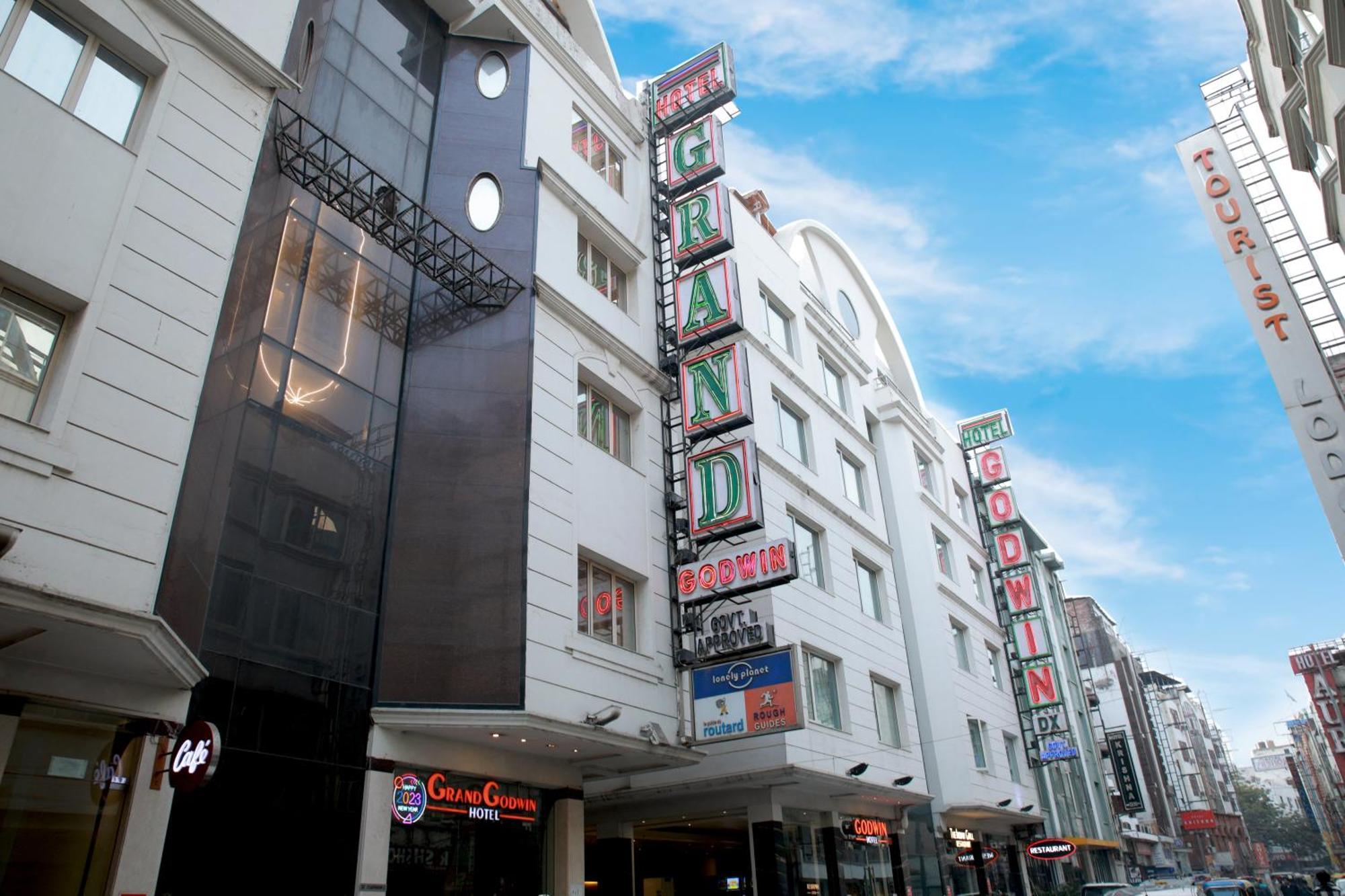 Hotel Godwin Deluxe -Free Airport Pickup -Traveller'S Choice Award Winner 2025 4* New Delhi