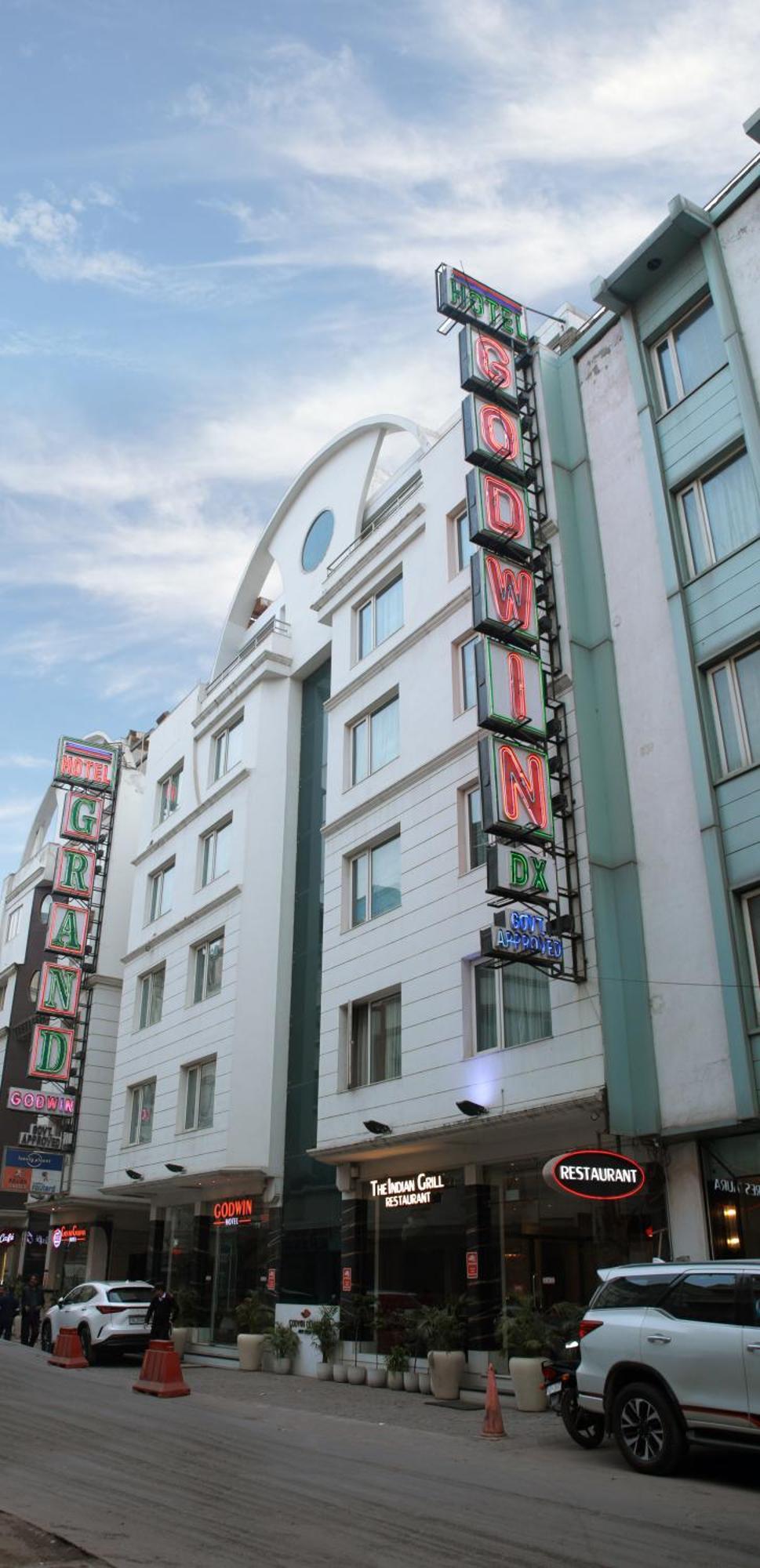 Hotel Godwin Deluxe -Free Airport Pickup -Traveller'S Choice Award Winner 2025