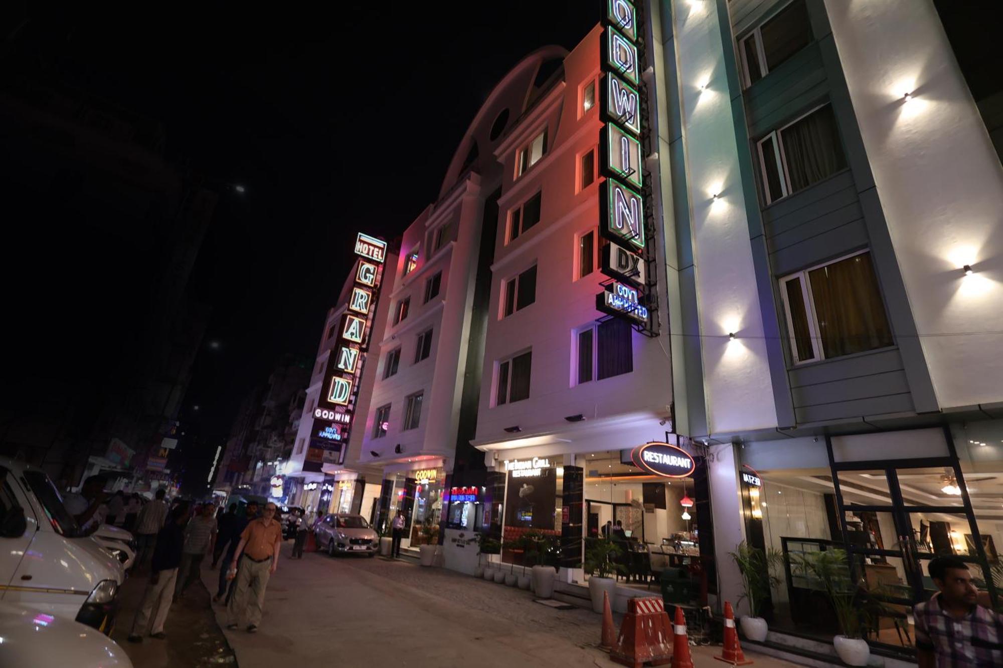 Hotel Hotel Godwin Deluxe -Free Airport Pickup -Traveller'S Choice Award Winner 2025 4*