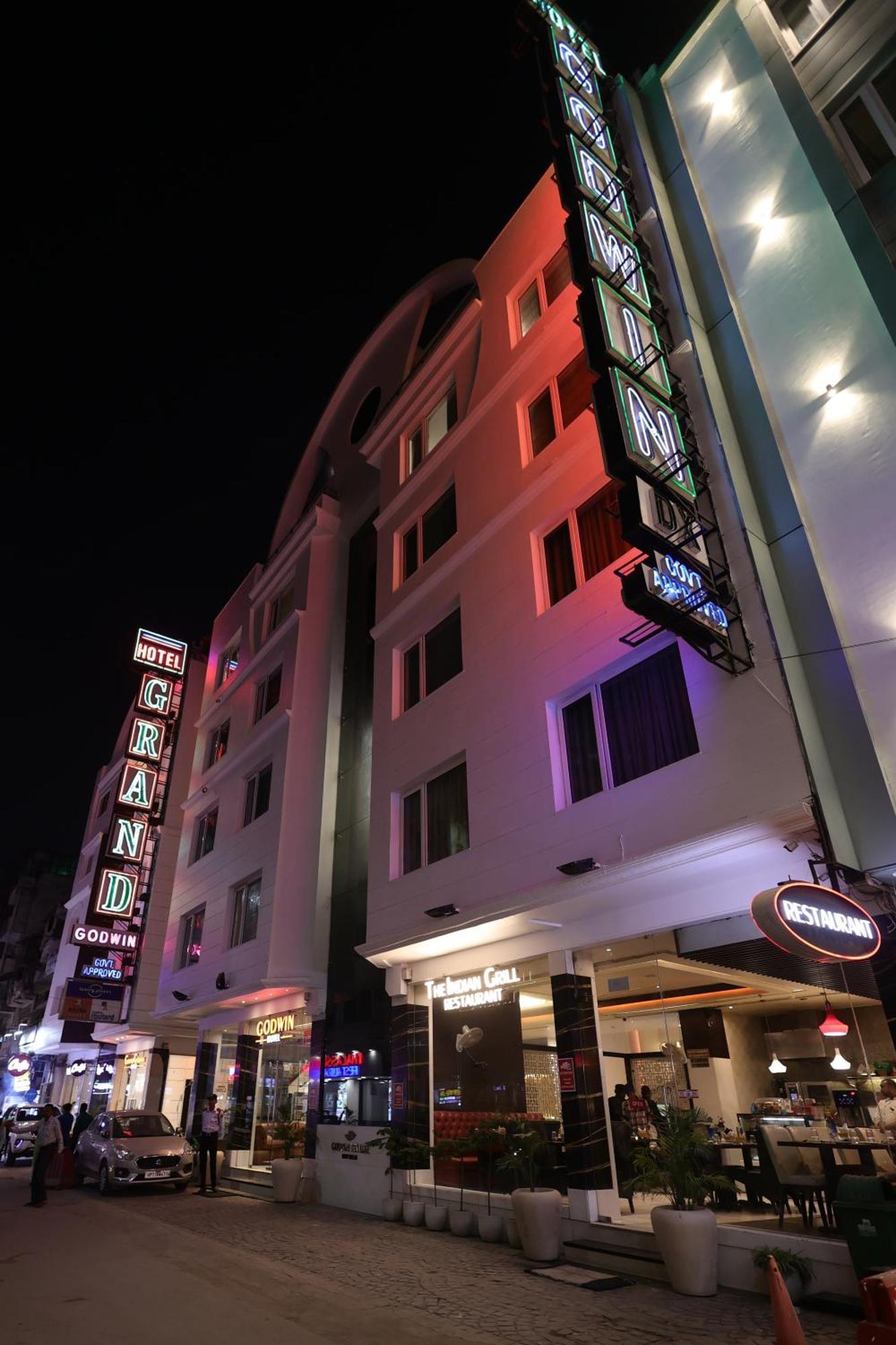 Hotel Godwin Deluxe -Free Airport Pickup -Traveller'S Choice Award Winner 2025