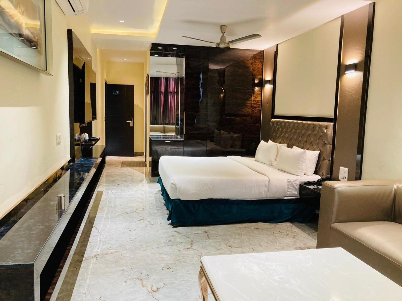 Hotel Aman Palace New Delhi