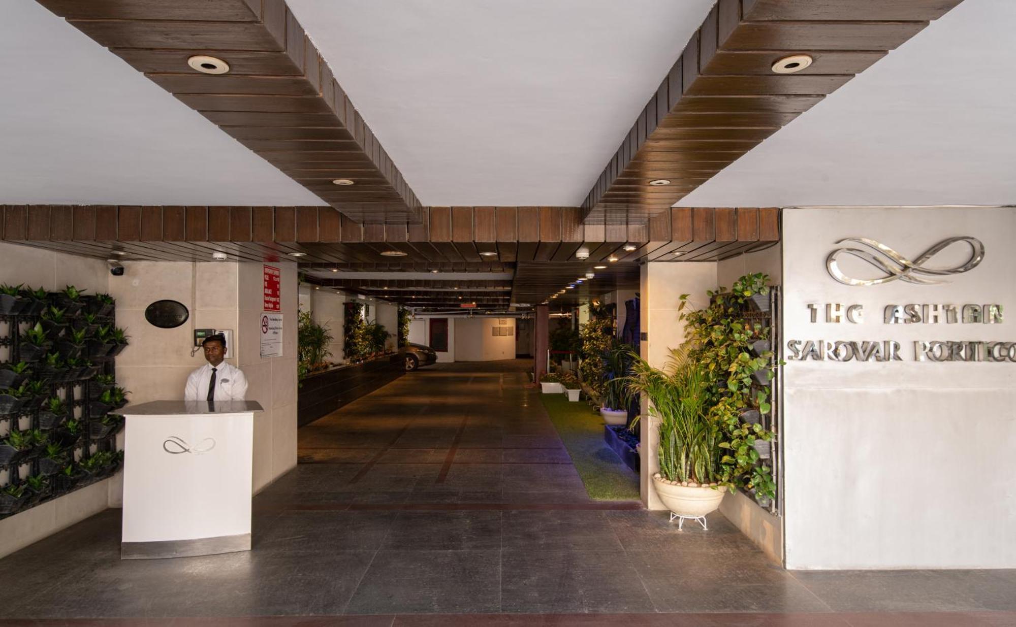 The Ashtan Sarovar Portico 4*