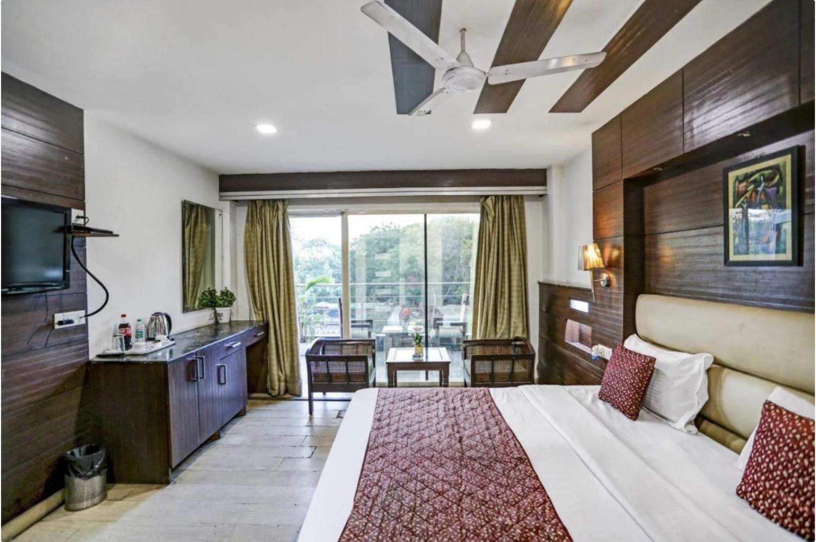 Hotel Fabstays - South Delhi 4* New Delhi