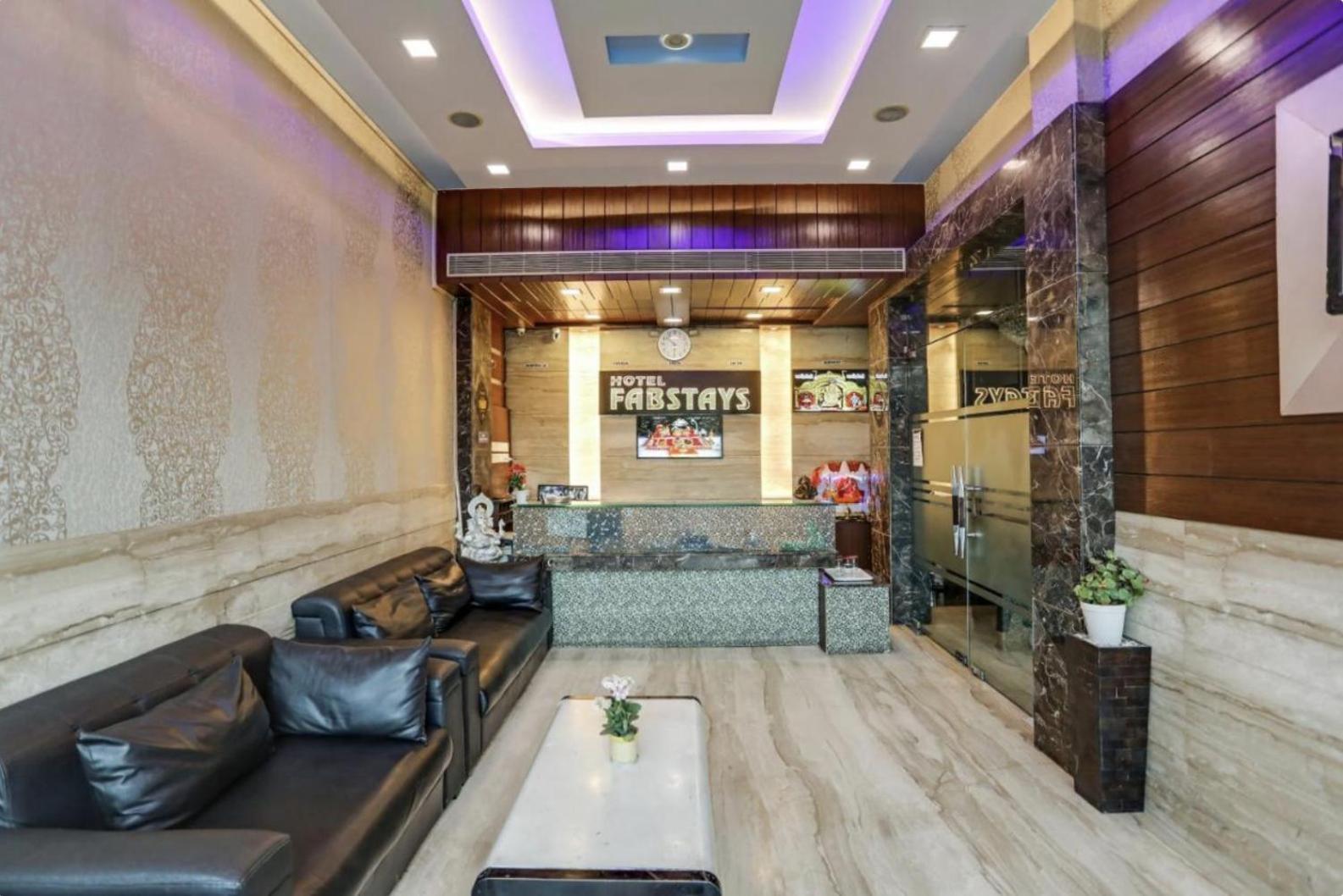 Hotel Fabstays - South Delhi 4*