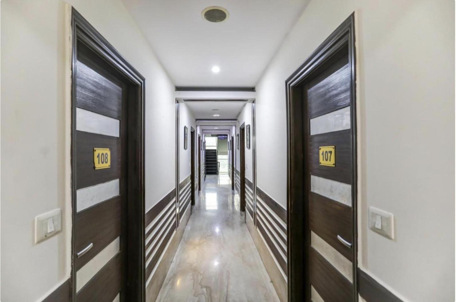 Hotel Hotel Fabstays - South Delhi New Delhi