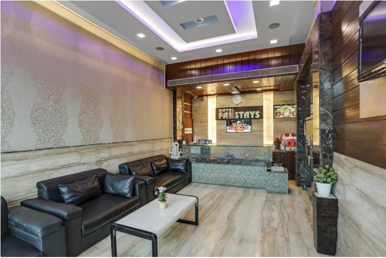 Hotel Fabstays - South Delhi 4*