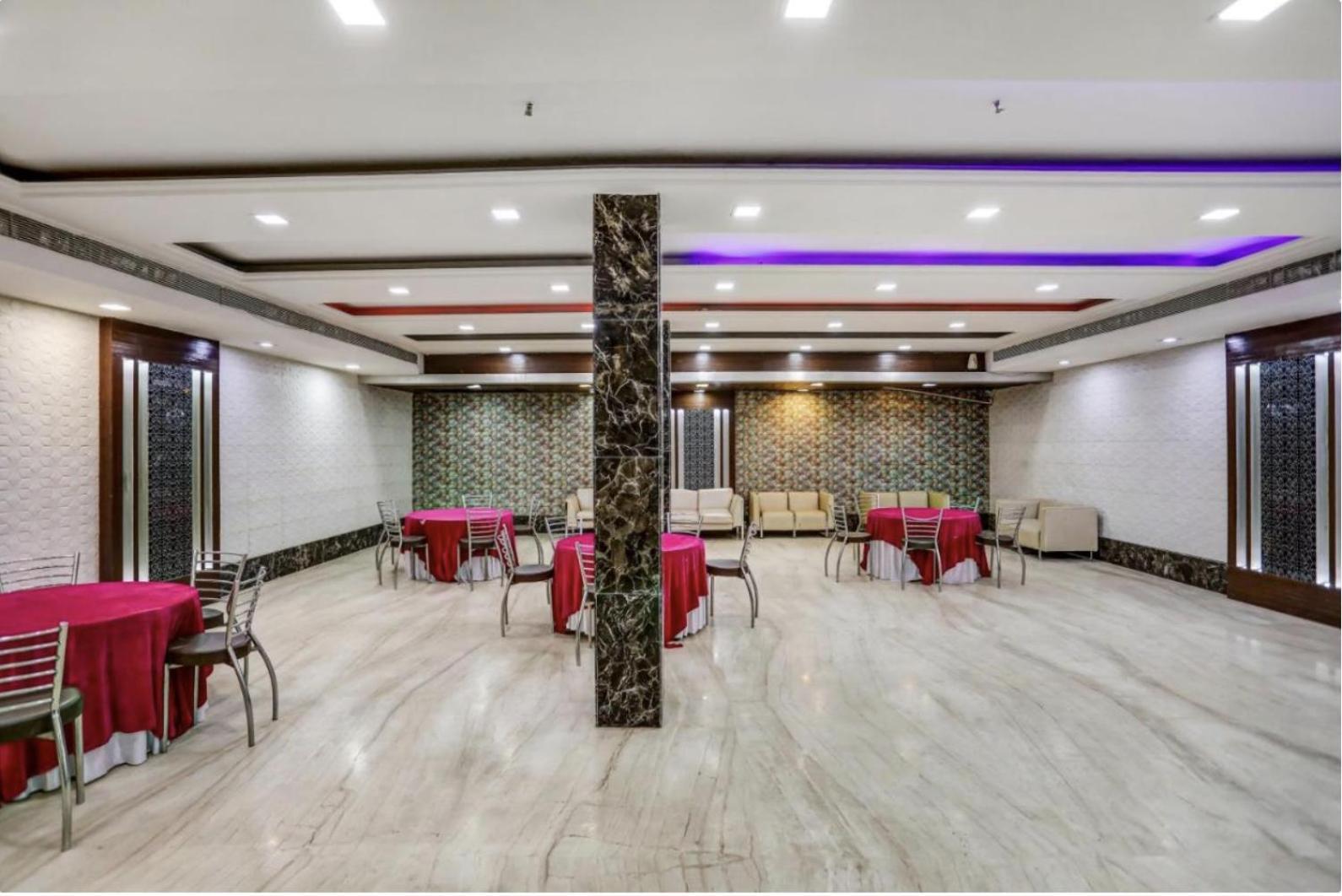 Hotel Fabstays - South Delhi 4* New Delhi