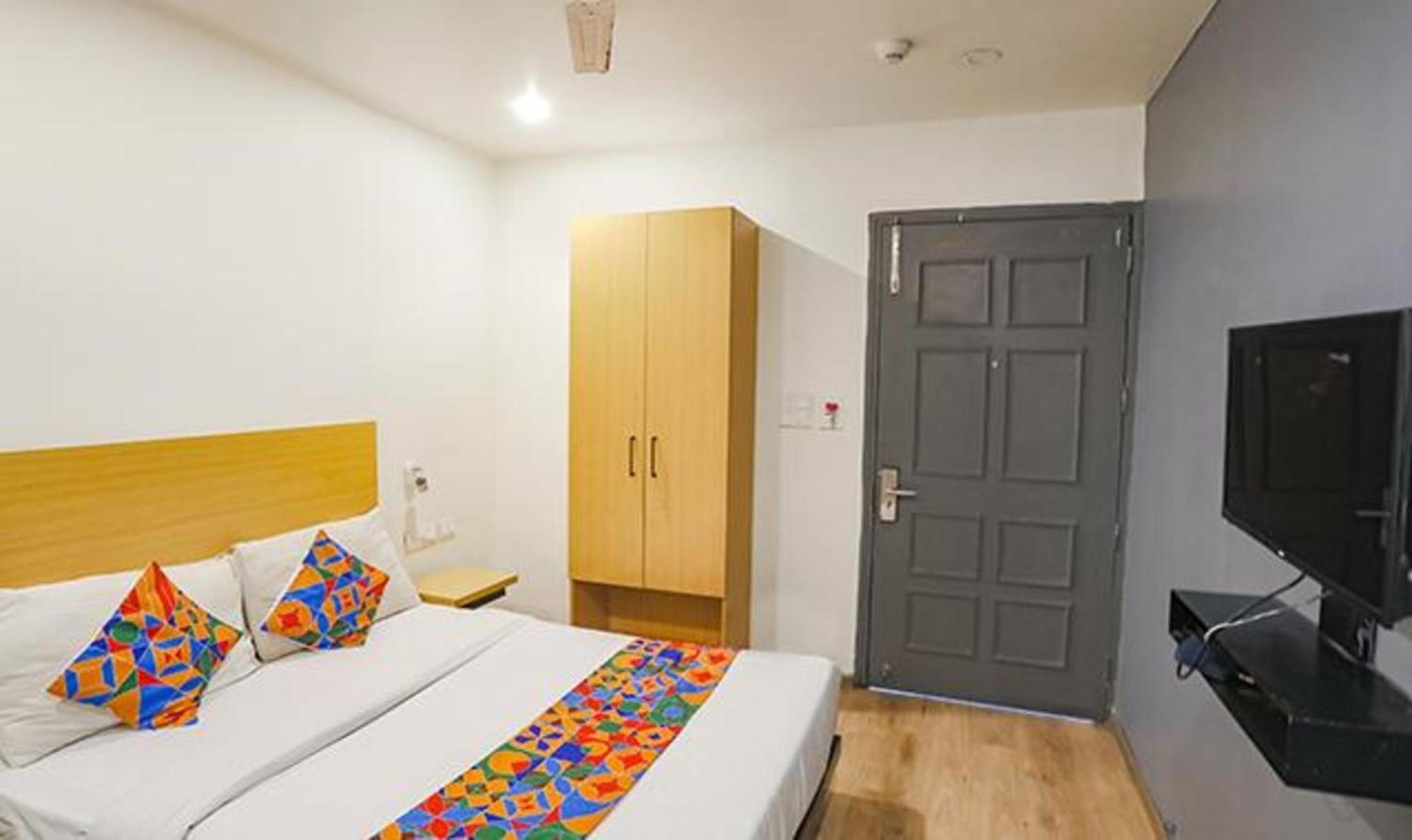Fabhotel The Vaishali Dakshini Pitampura 3*