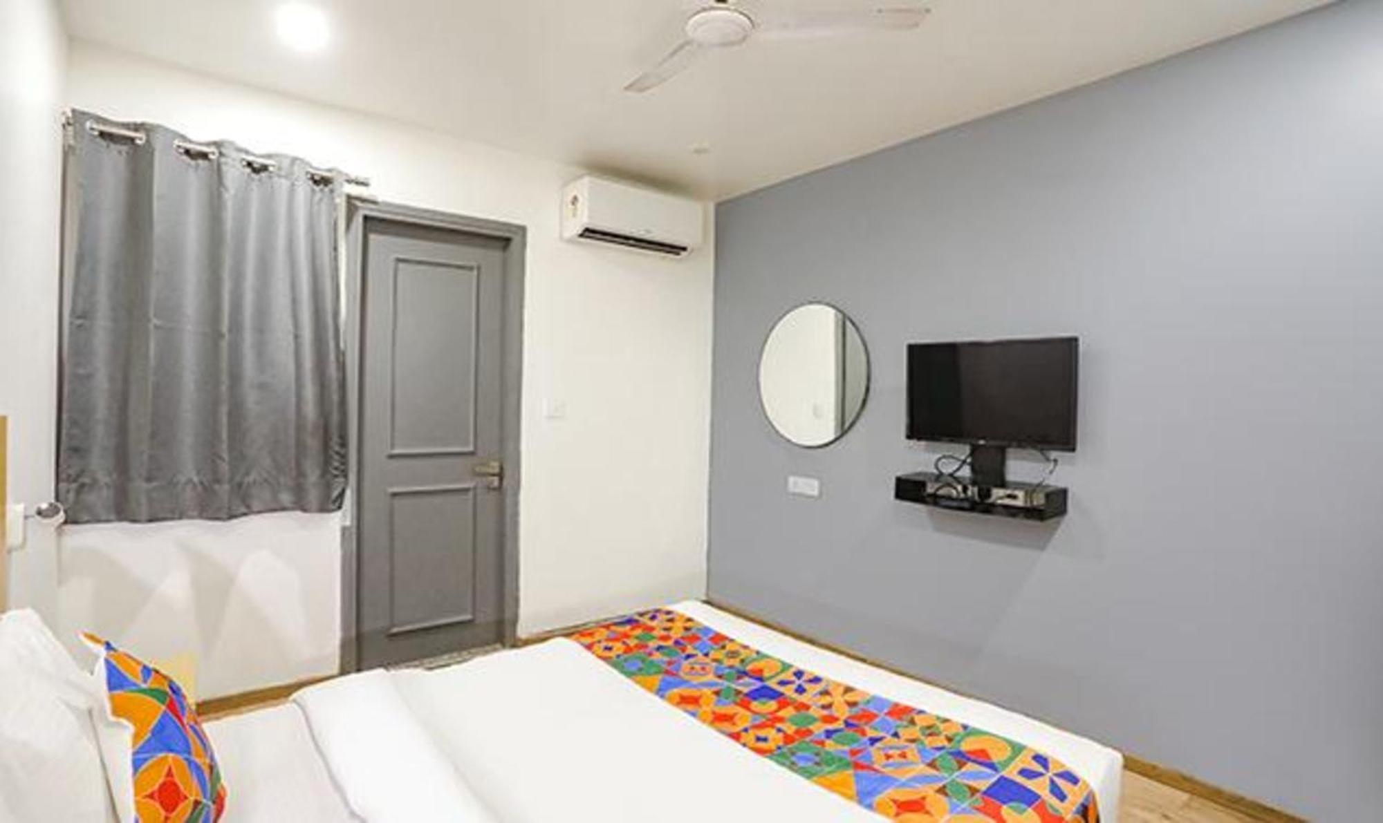 Fabhotel The Vaishali Dakshini Pitampura 3*