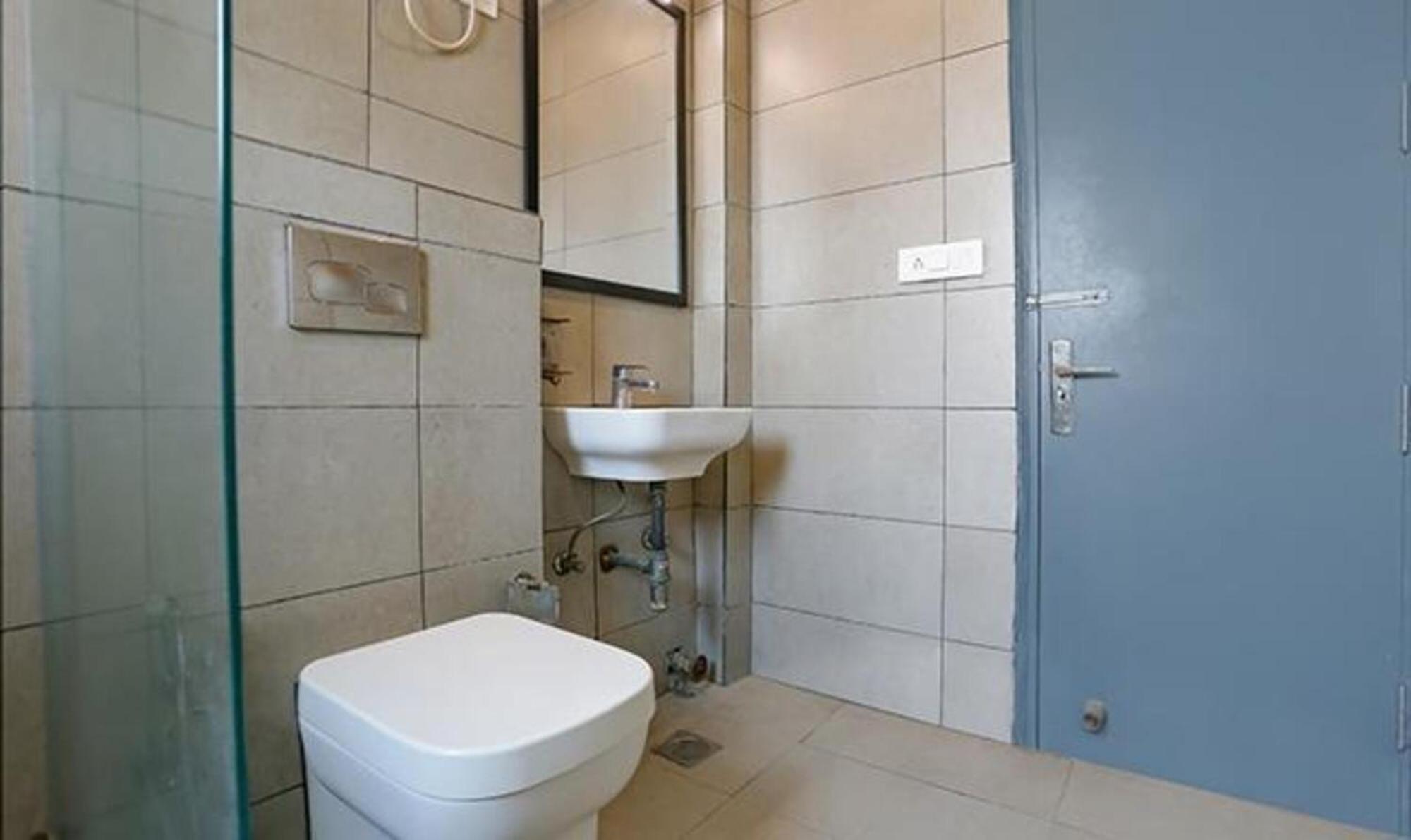 Hotel Fabhotel Urban Residency Model Town New Delhi