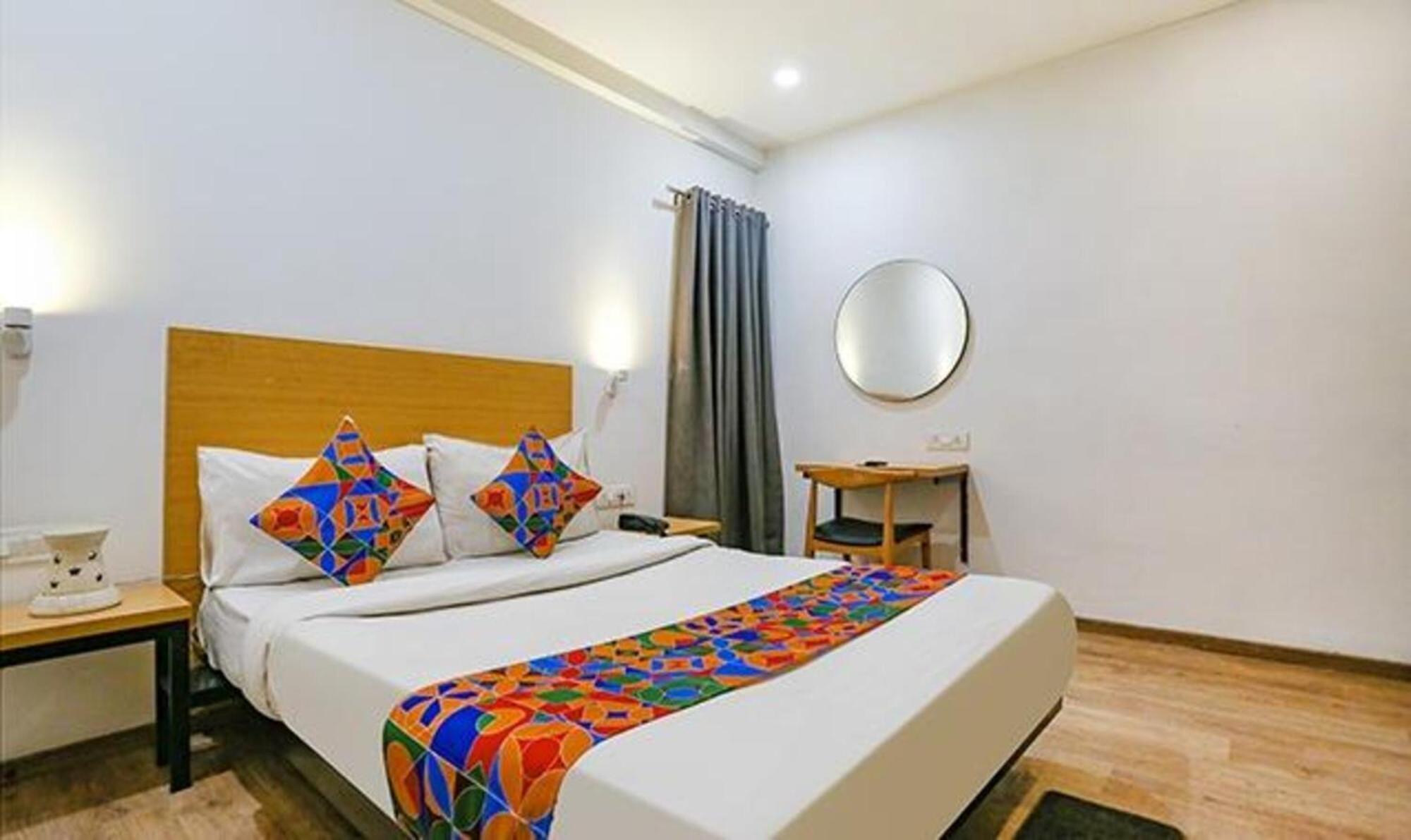 Hotel Fabhotel Urban Residency Model Town New Delhi