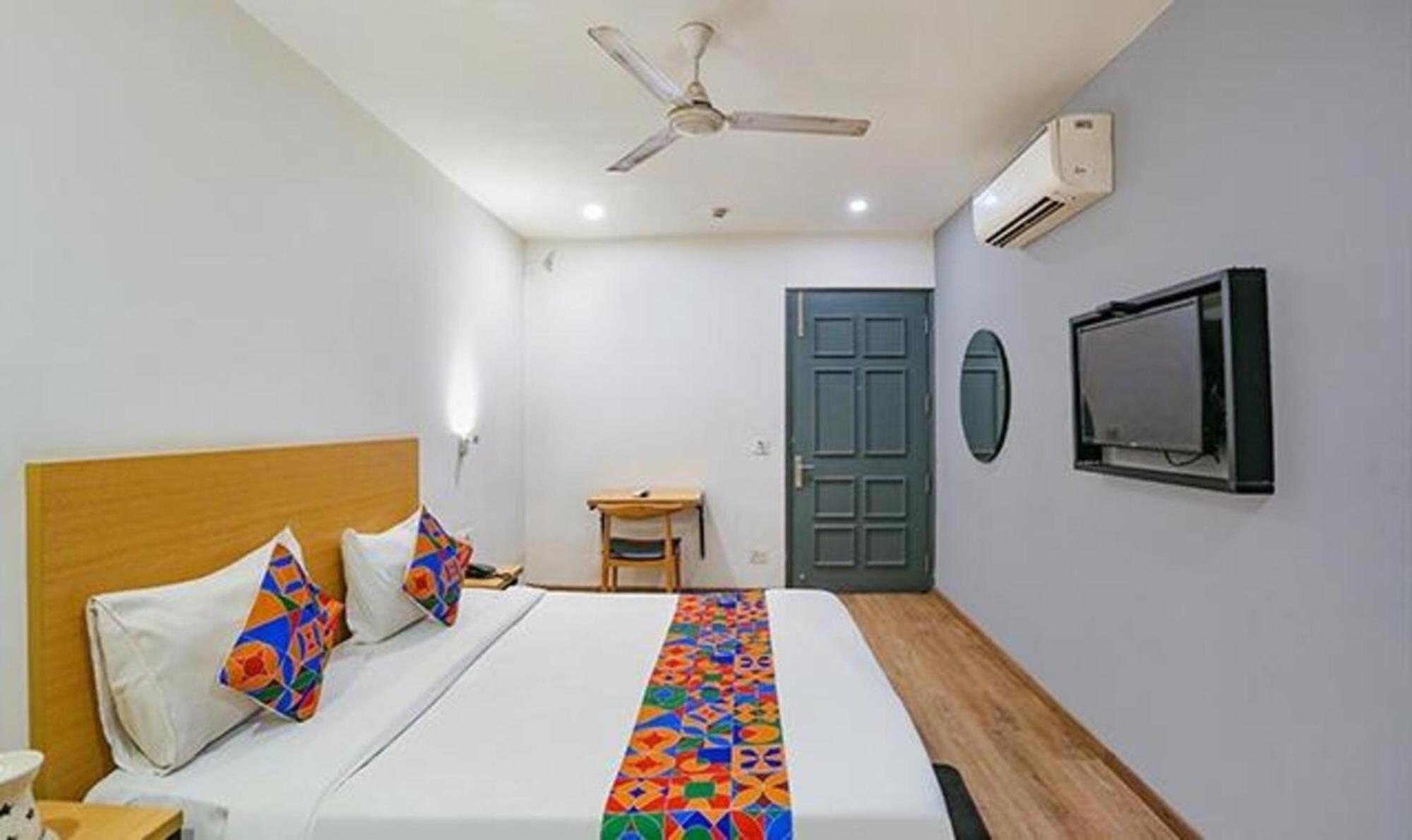 Fabhotel Urban Residency Model Town New Delhi