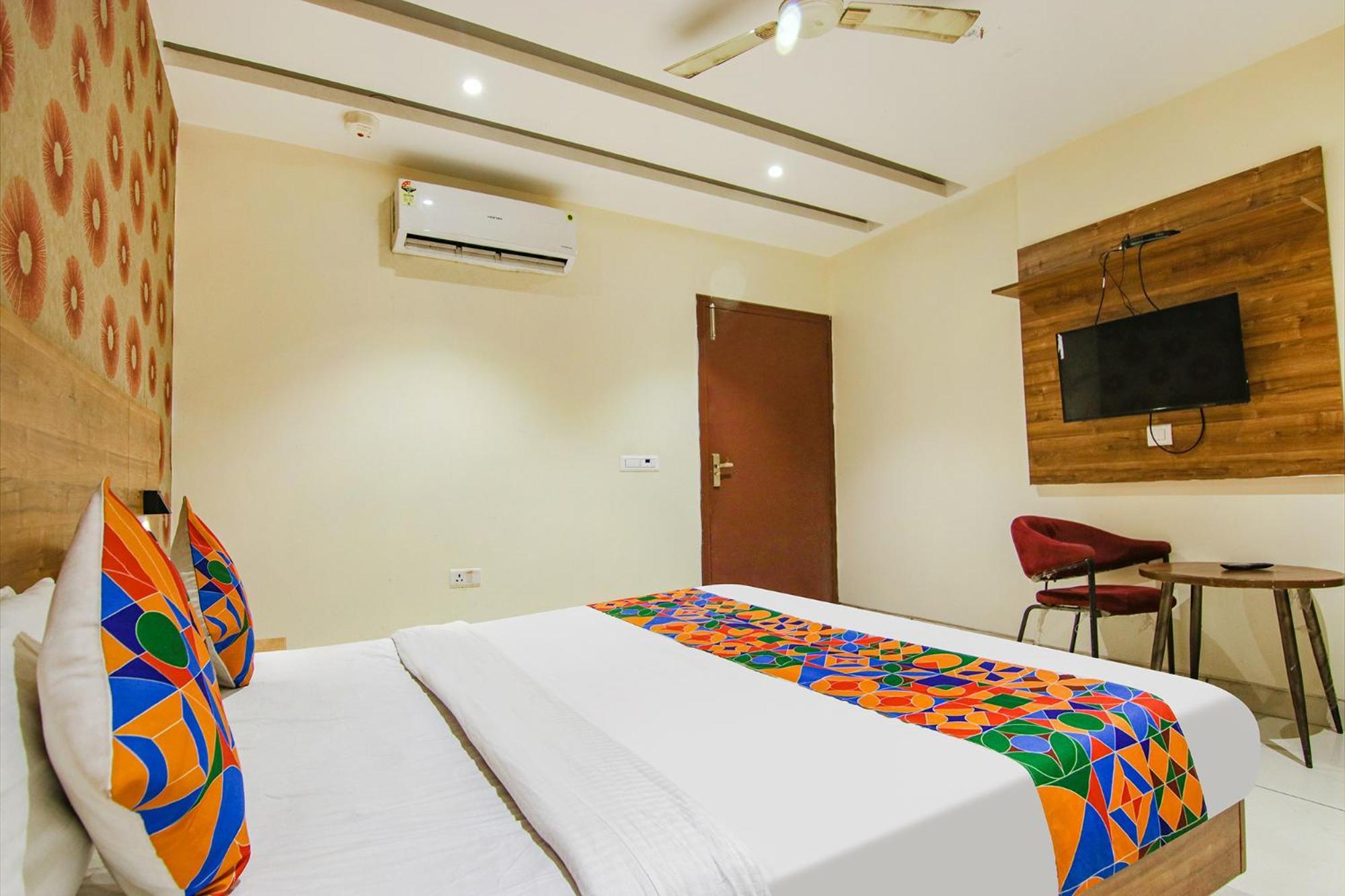 Hotel Fabhotel Golden Glory 3*