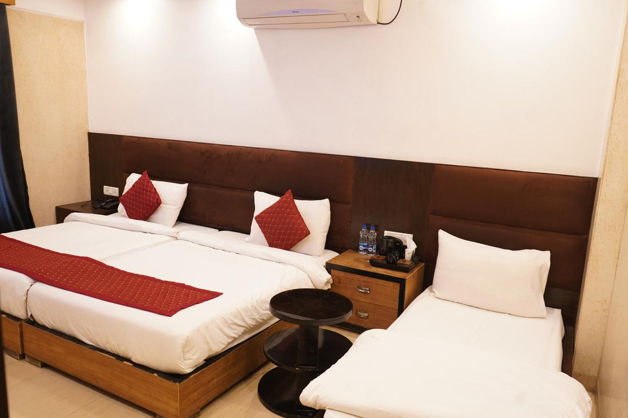 Hotel O Delhi, Near Metro Station Karol Bagh