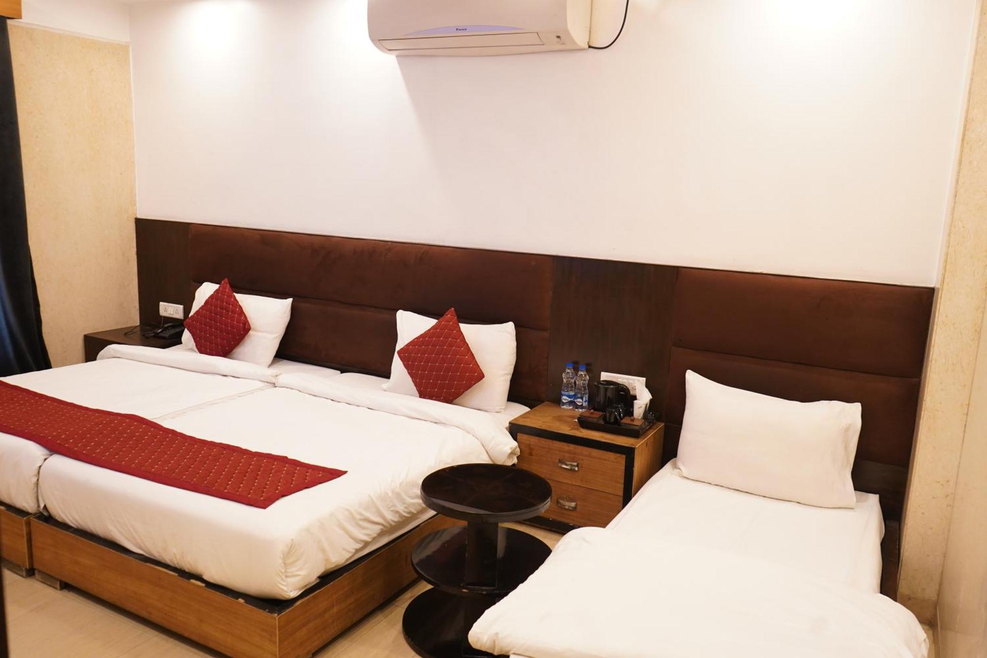 Hotel O Delhi, Near Metro Station Karol Bagh Nova Deli