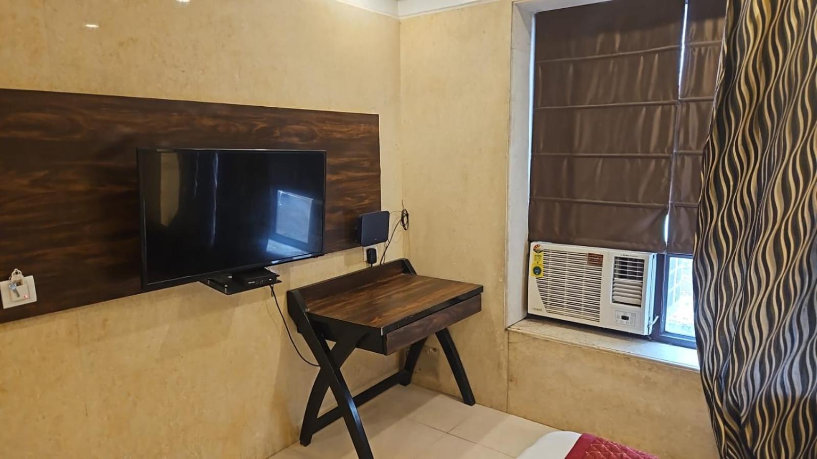 O Delhi, Near Metro Station Karol Bagh 3*