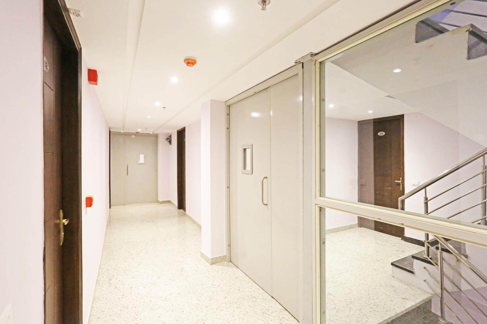 Frankstay By Mayfair Newly Built - New Delhi