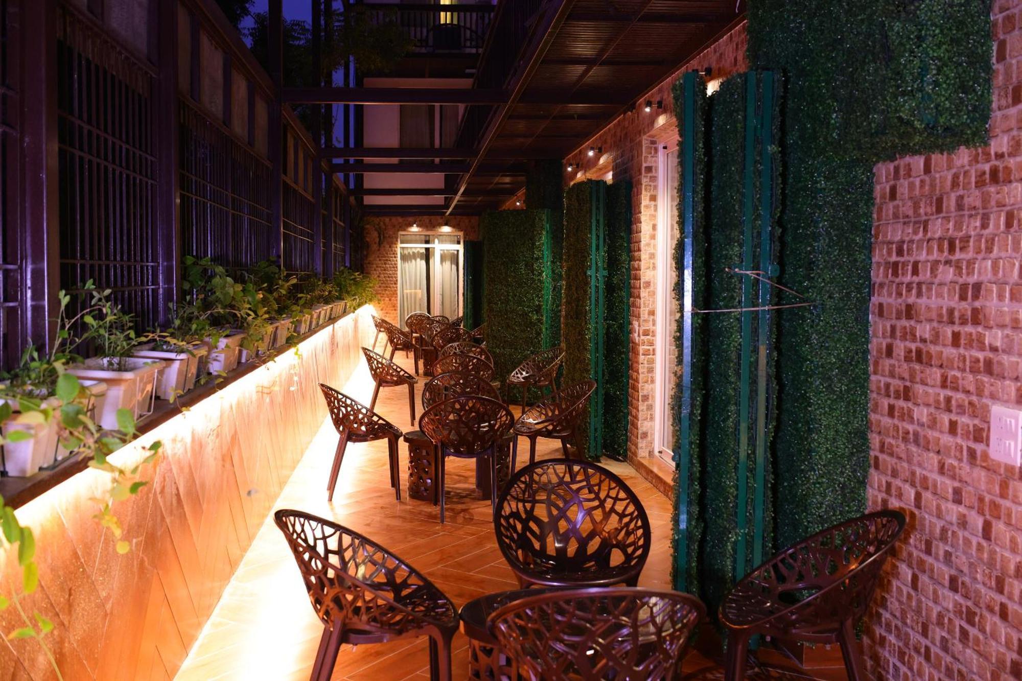 Karon - Lajpat Nagar