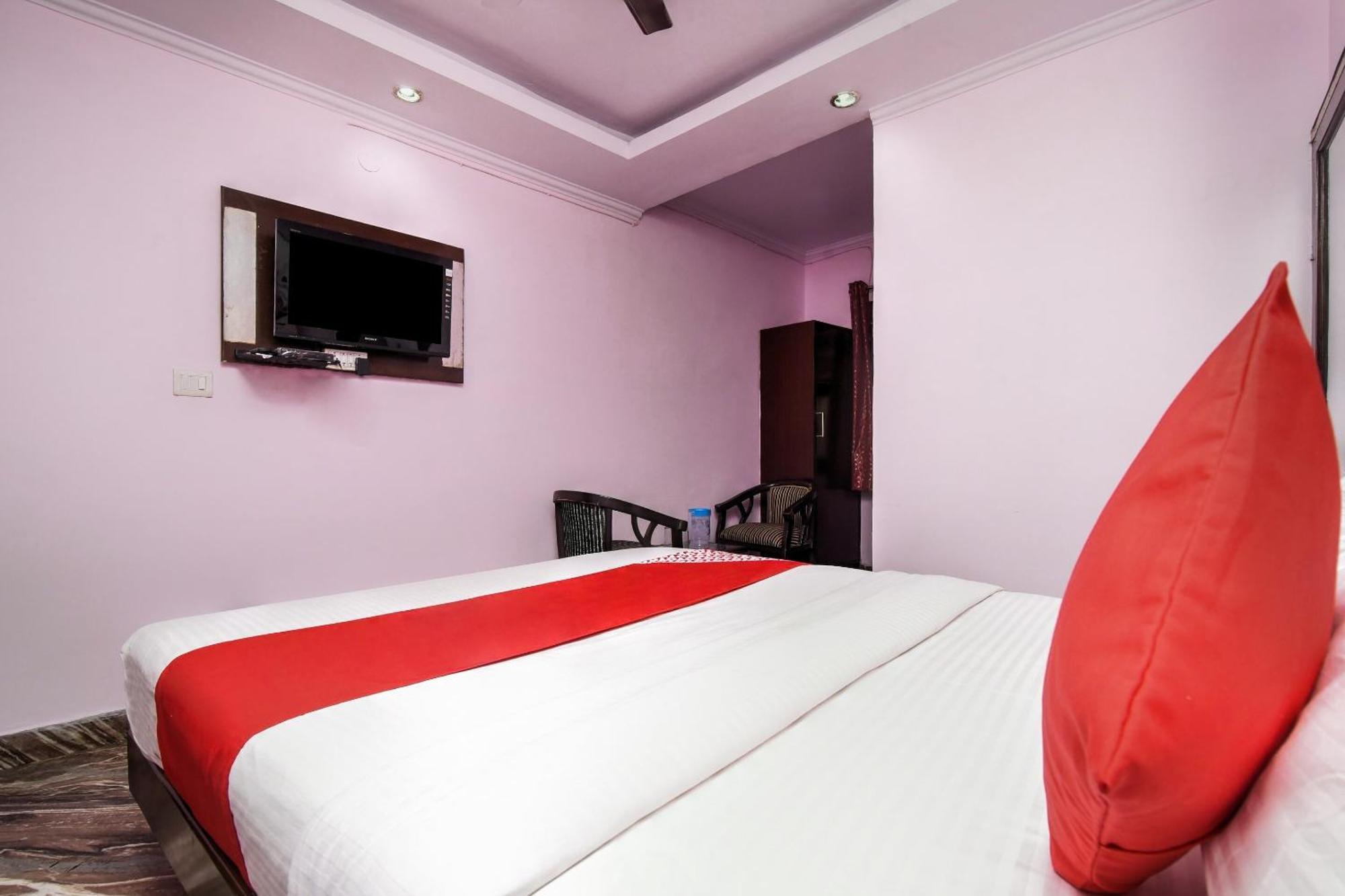 Oyo Flagship 18997 Km International Hotel
