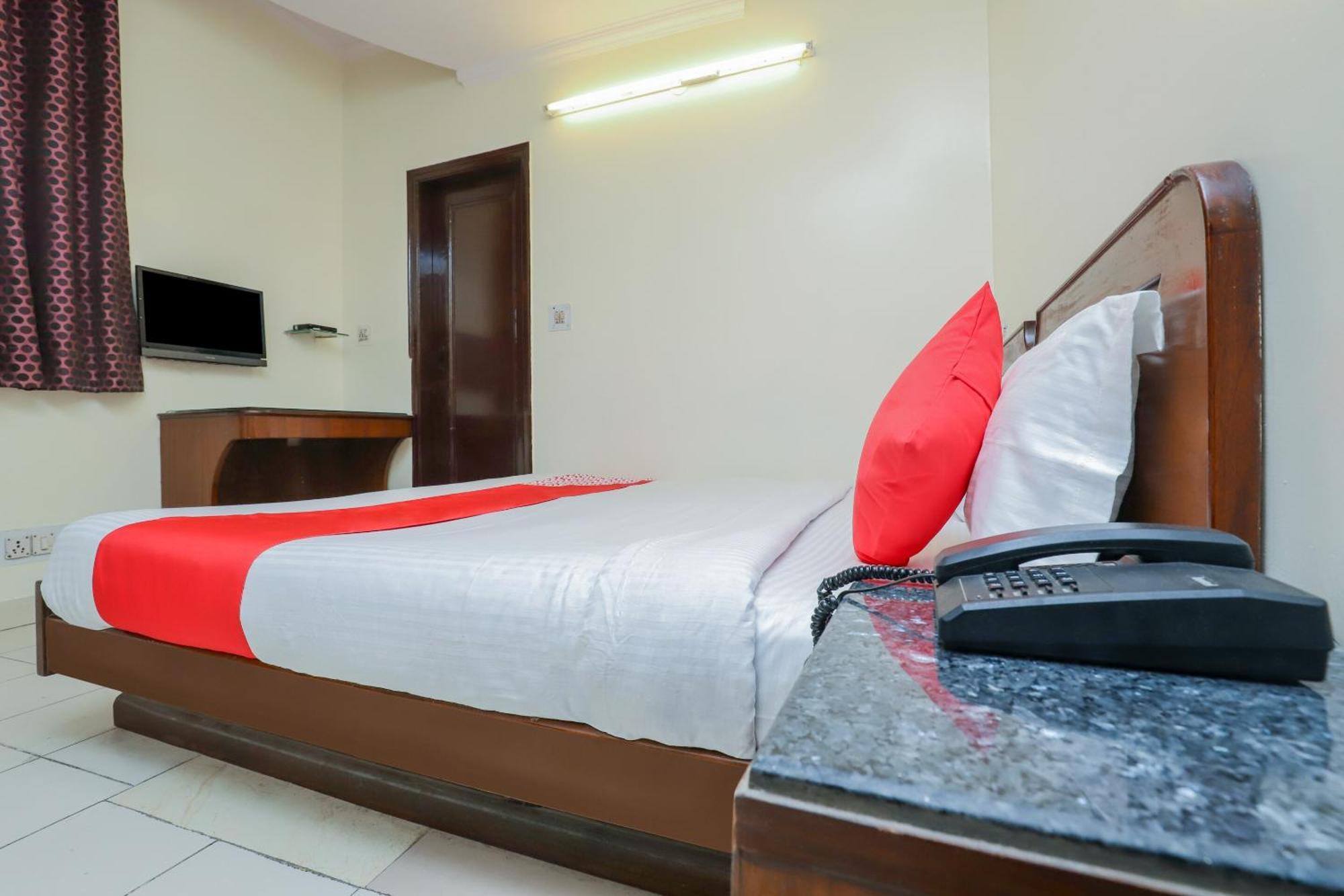 Hotel Oyo Flagship Delhi Empire 3*