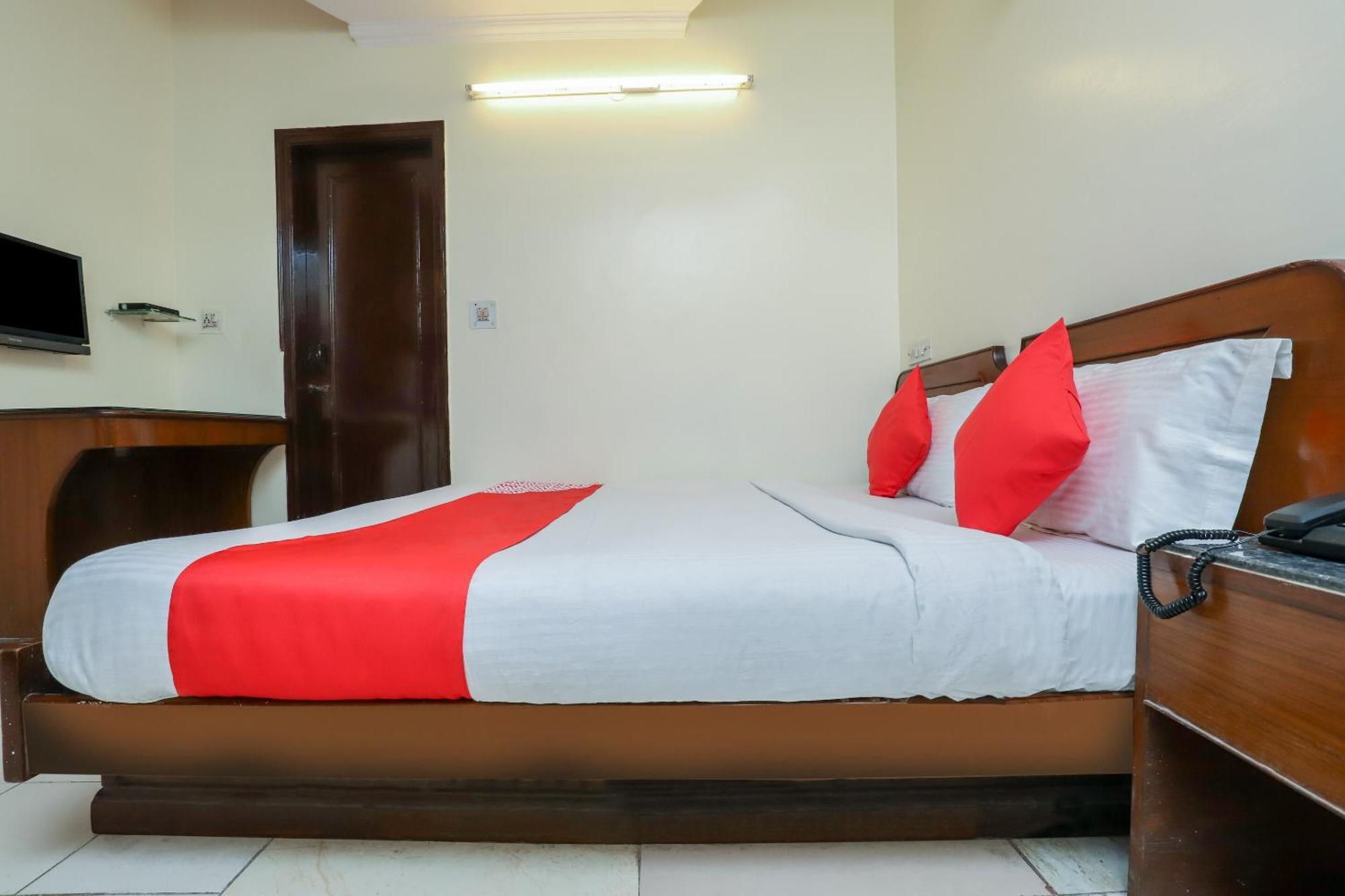 Oyo Flagship Delhi Empire 3*