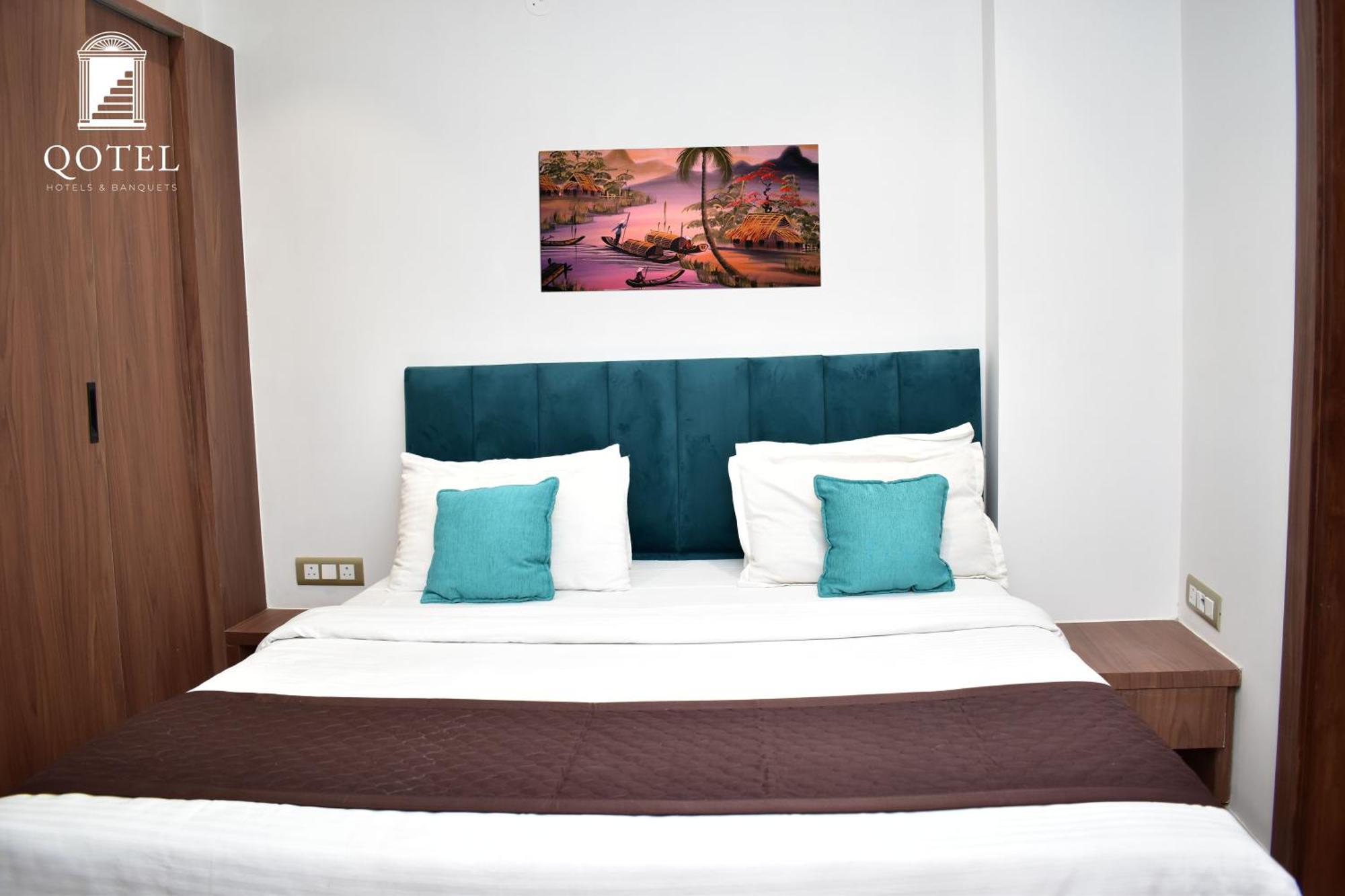 Qotel Signature Bnb-ashok Vihar 3*