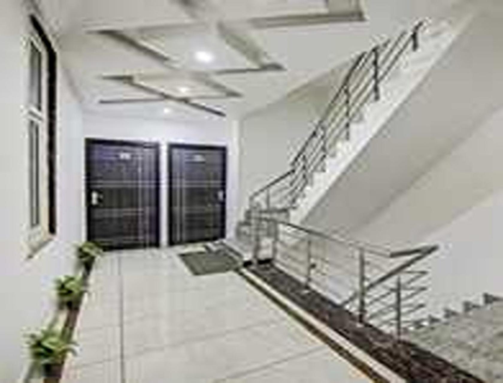 Airport Tourist Palace