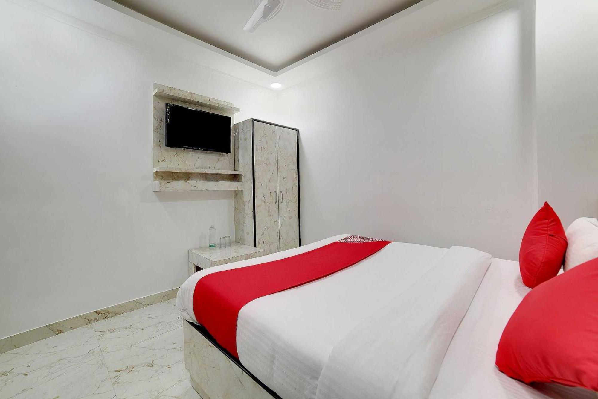 Hotel O Kanak Palace