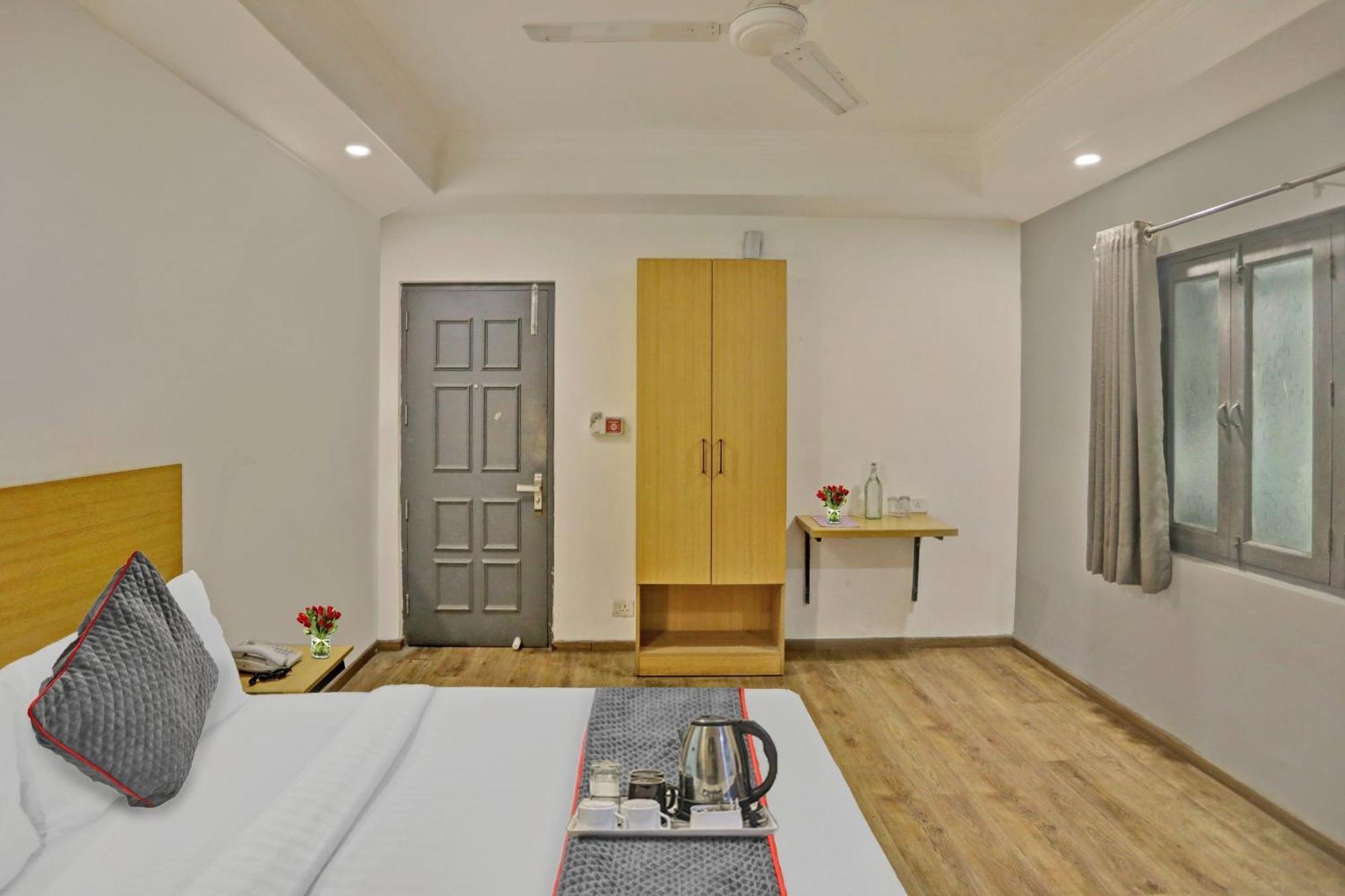 Townhouse Jp Grand Near Mayapuri Chowk Hotel
