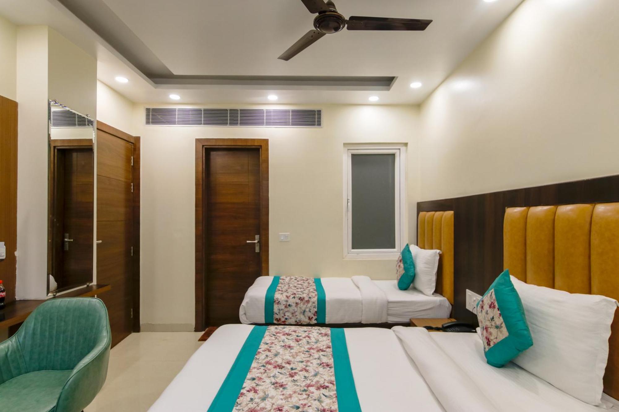 Royal Rosette With Free Wi-fi Near Railway Station 4*